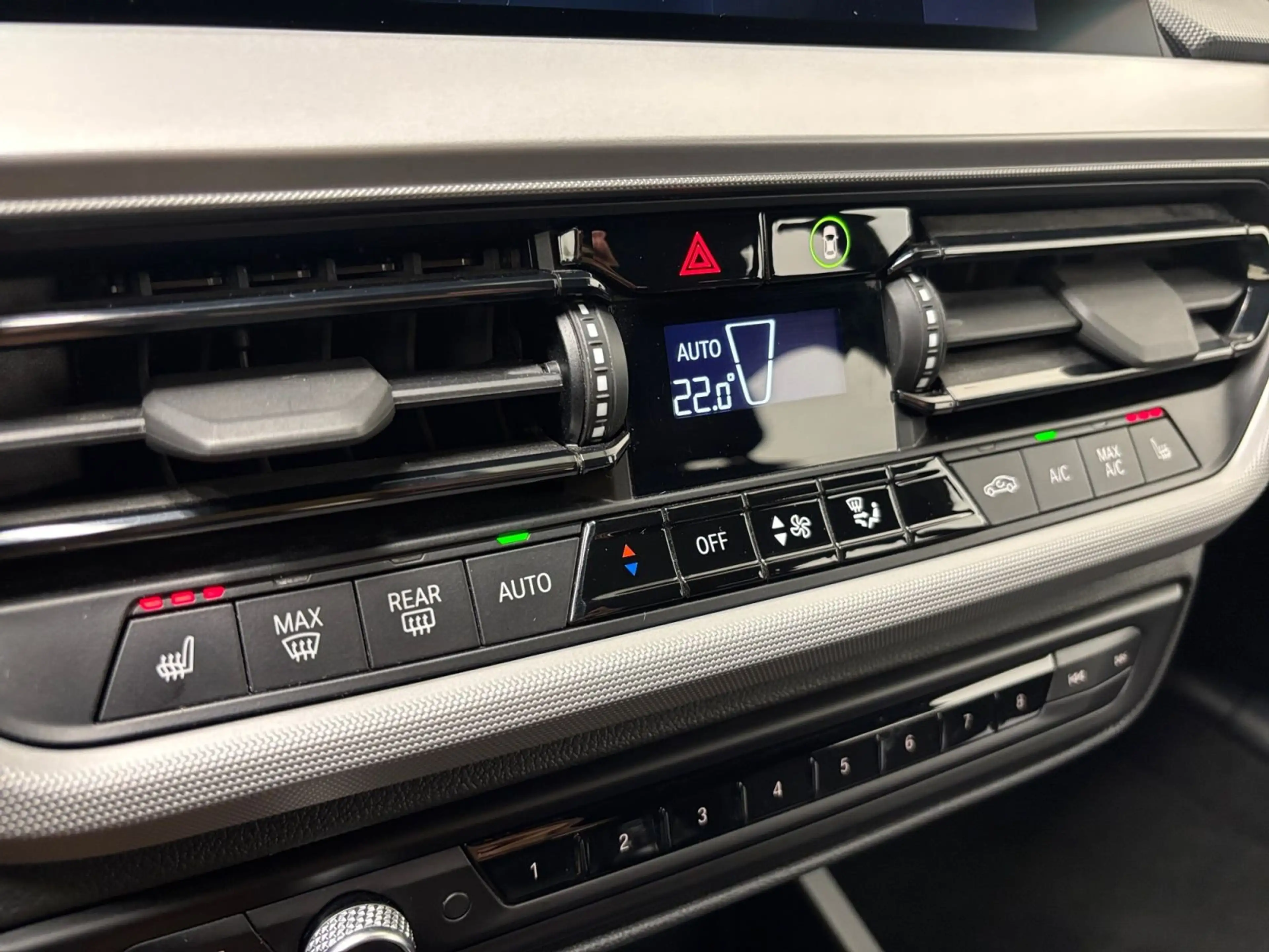 BMW 118 118i — photo 13