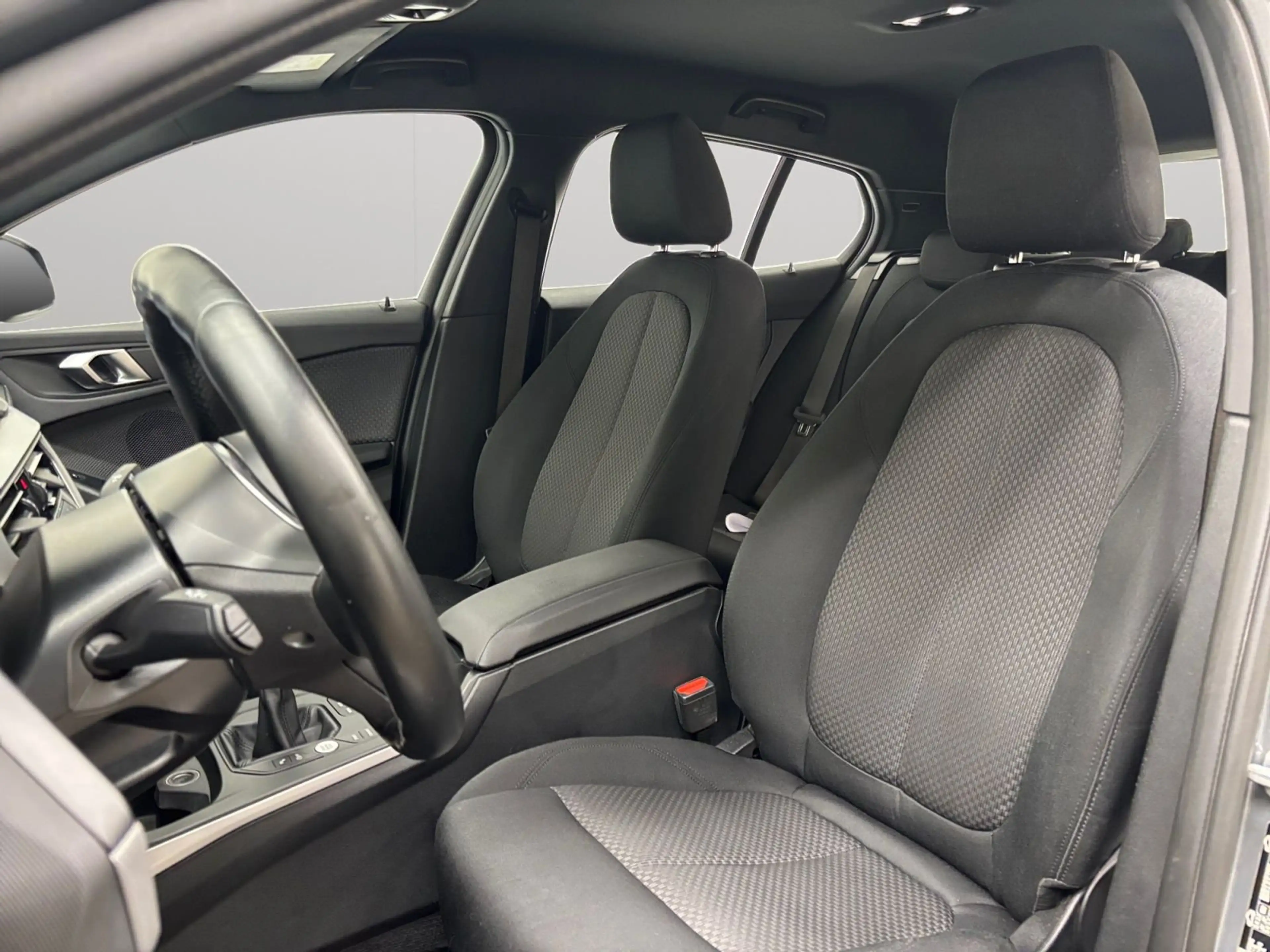BMW 118 118i — photo 8