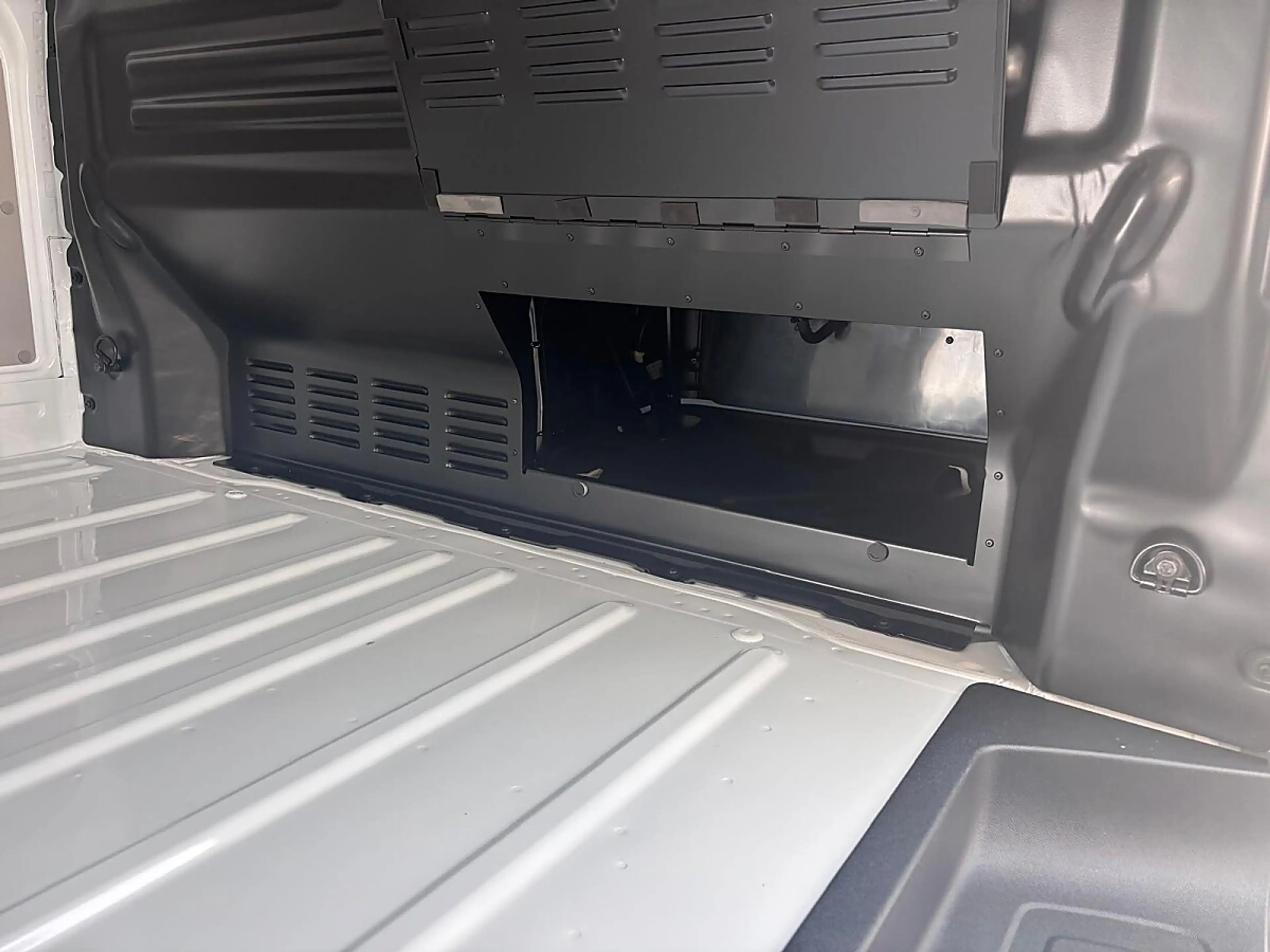 Ford Transit Custom L1H1 3,2t 136PS; netto €29.990,- — photo 11