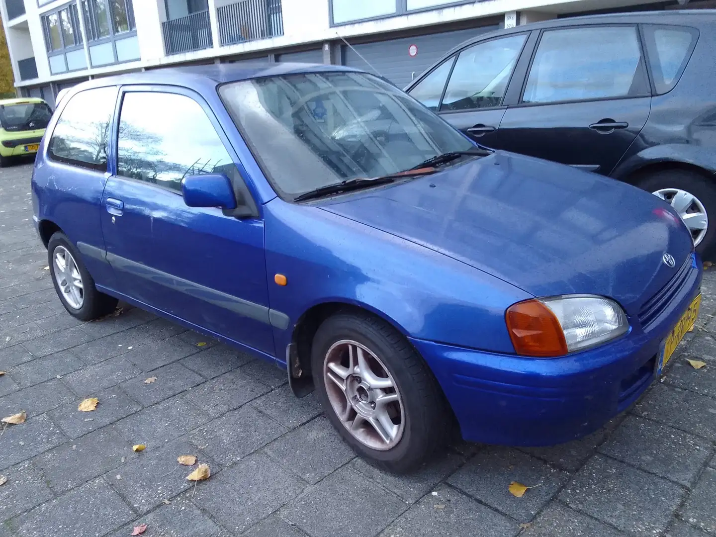 Toyota Starlet Starlet 1.3-16V Black Blauw - 2