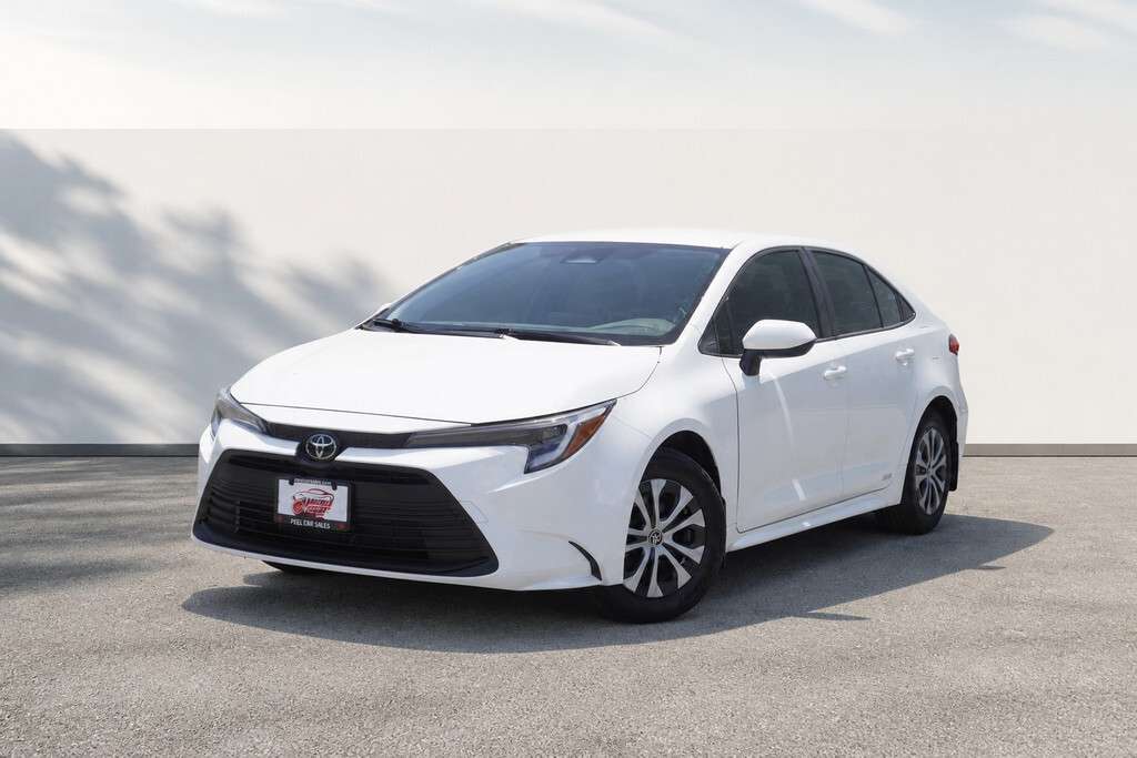 2026 Toyota Corolla LE AWD Apple carplay Adaptive cruise control BSM.