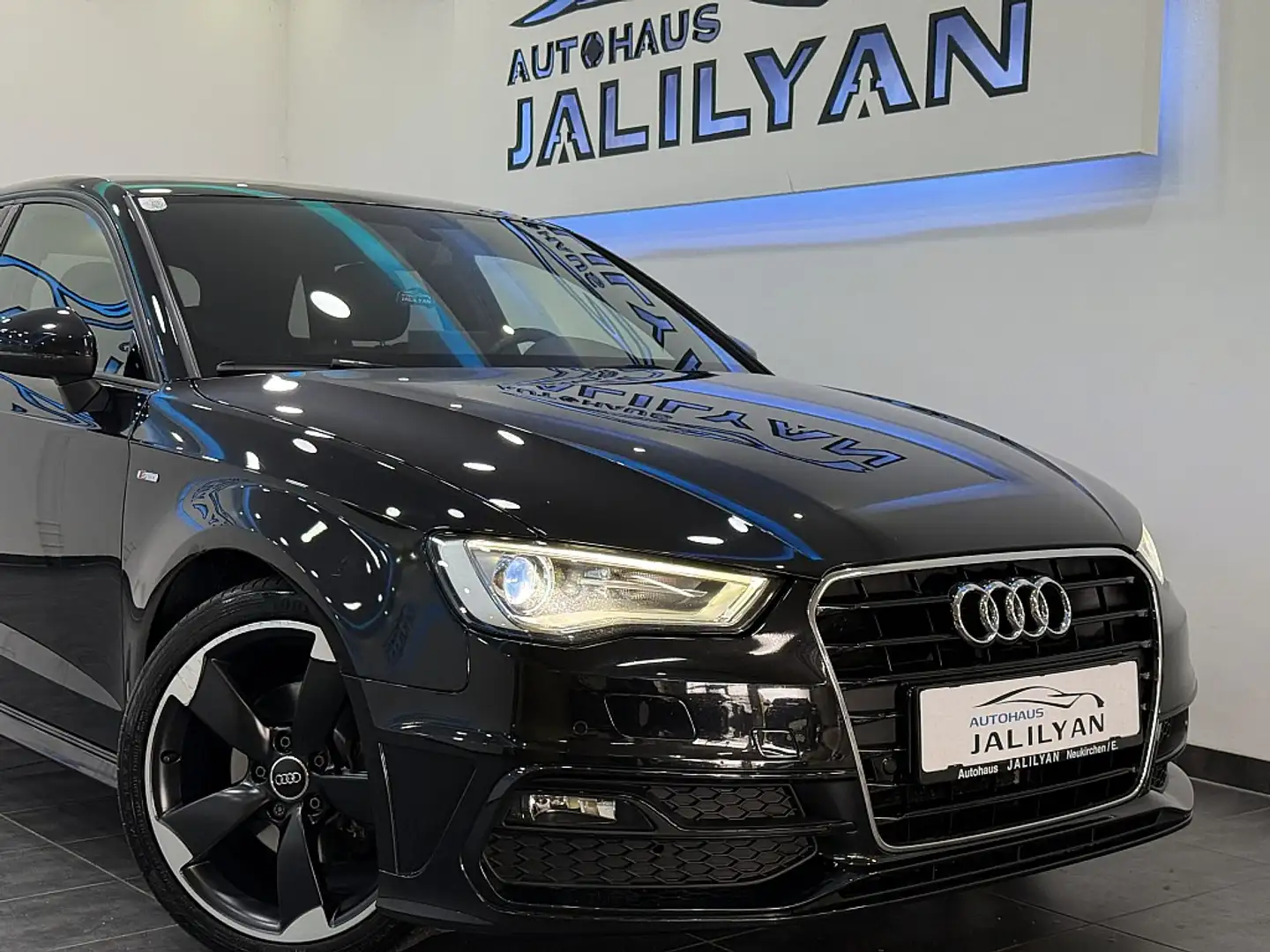 Audi A3 Ambiente 1,6 TDI, 3XS-LINE, LED, NAVI, PDC, 18 ... Zwart - 2