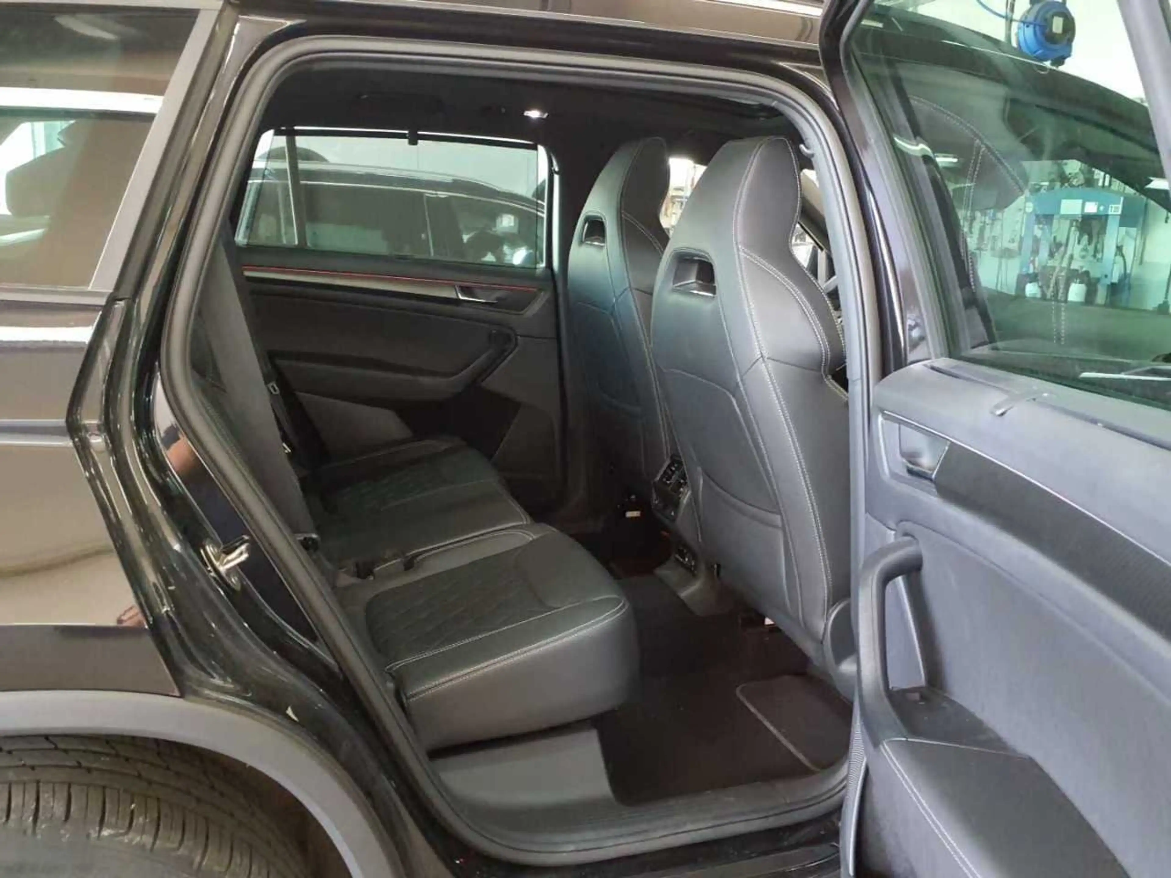 Skoda Kodiaq 2.0 TDI 4x4 Sportline Matrix Virtual AHK — photo 10