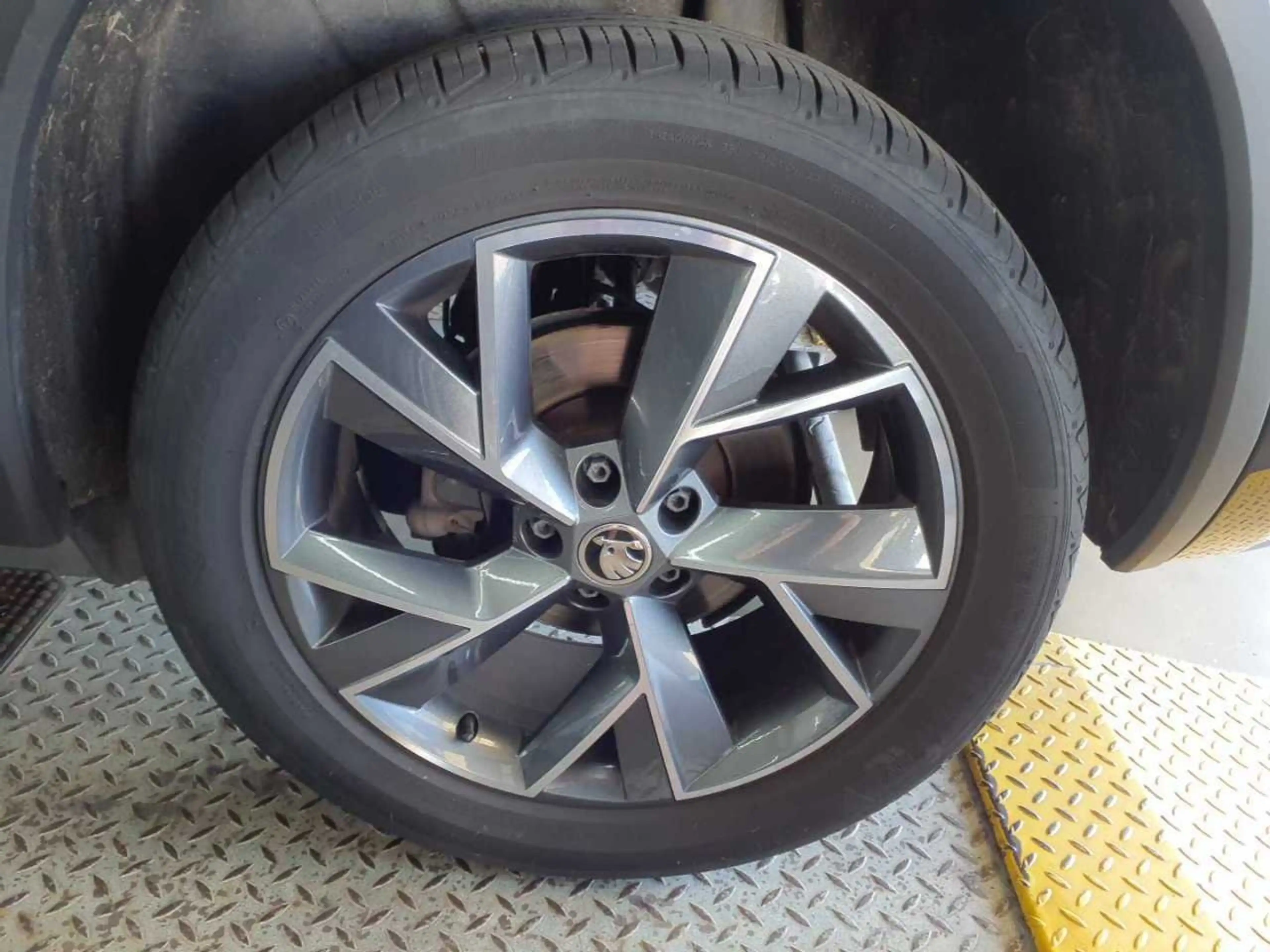 Skoda Kodiaq 2.0 TDI 4x4 Sportline Matrix Virtual AHK — photo 11