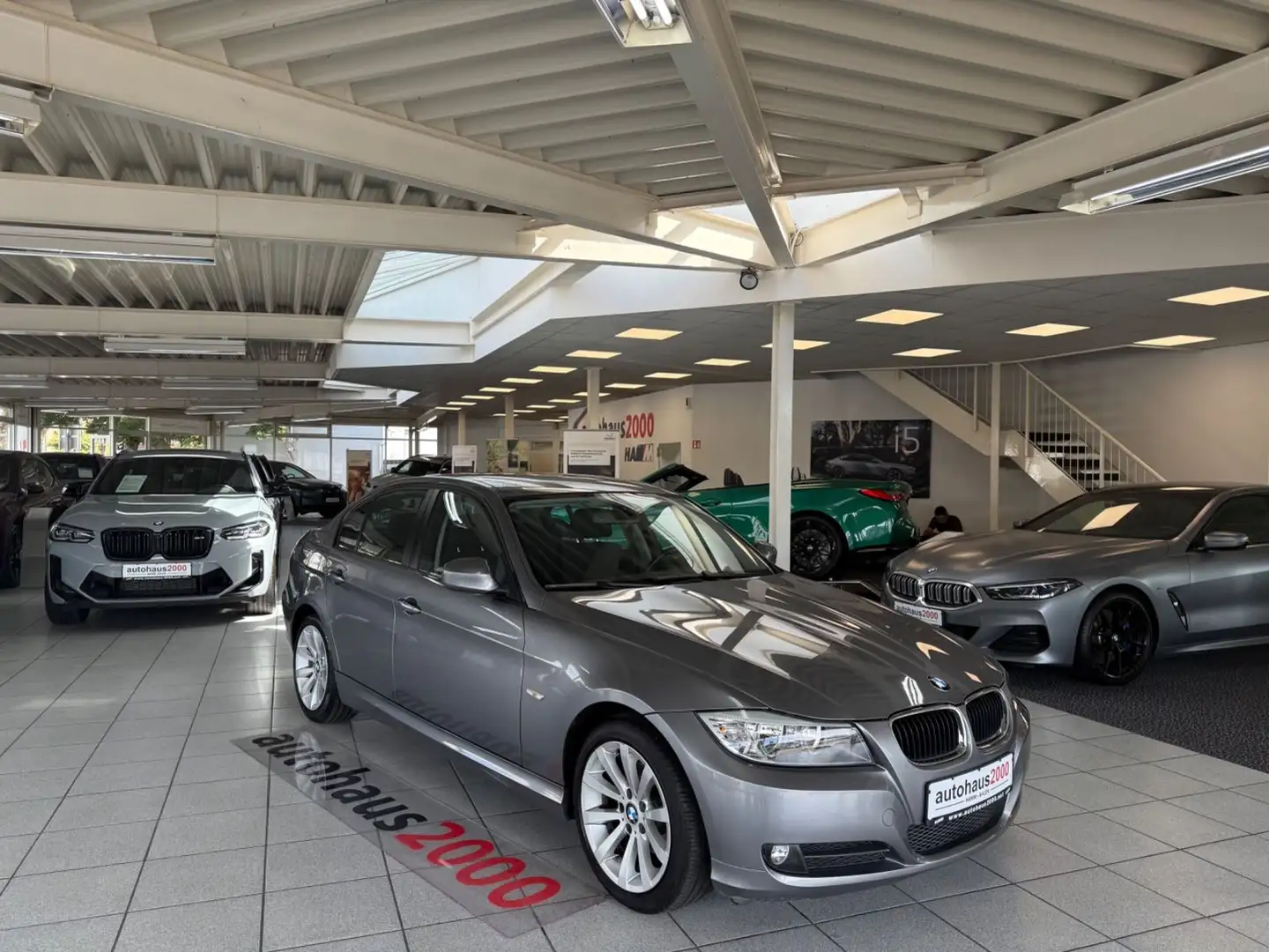 BMW 318 i Lim. Grau - 1