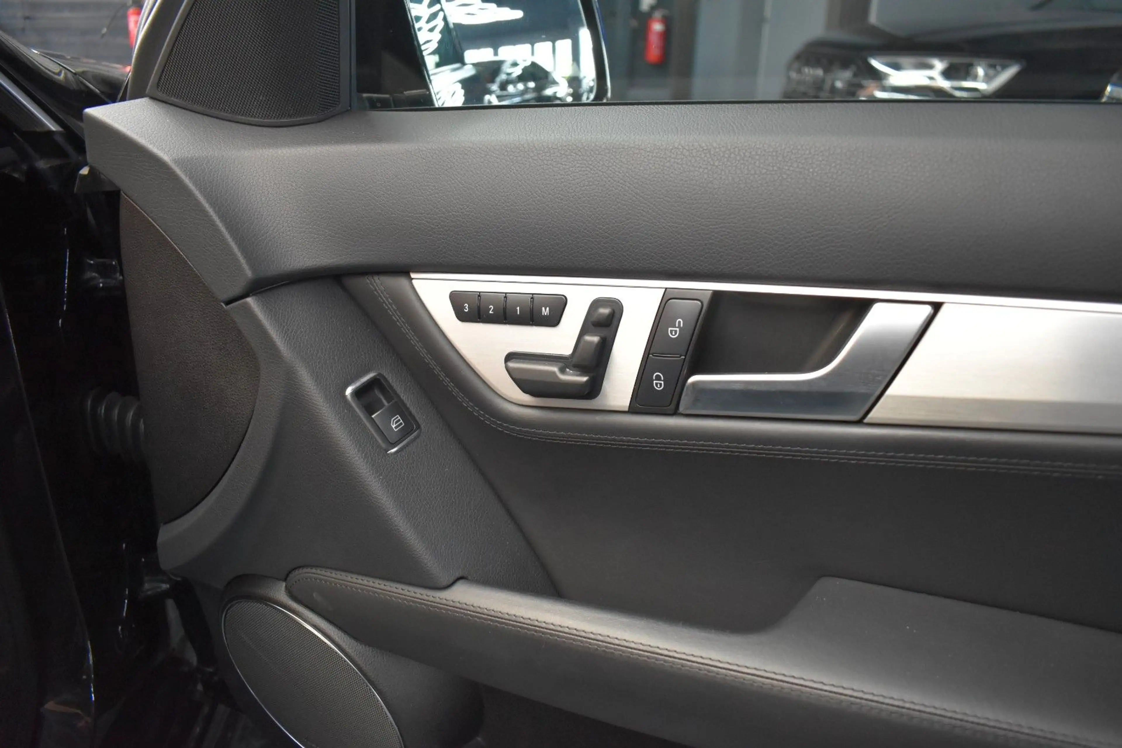 Mercedes-Benz C 63 AMG T*H&K*LEDER*KAMERA*SCHIEBEDACH*SHZ* — photo 13