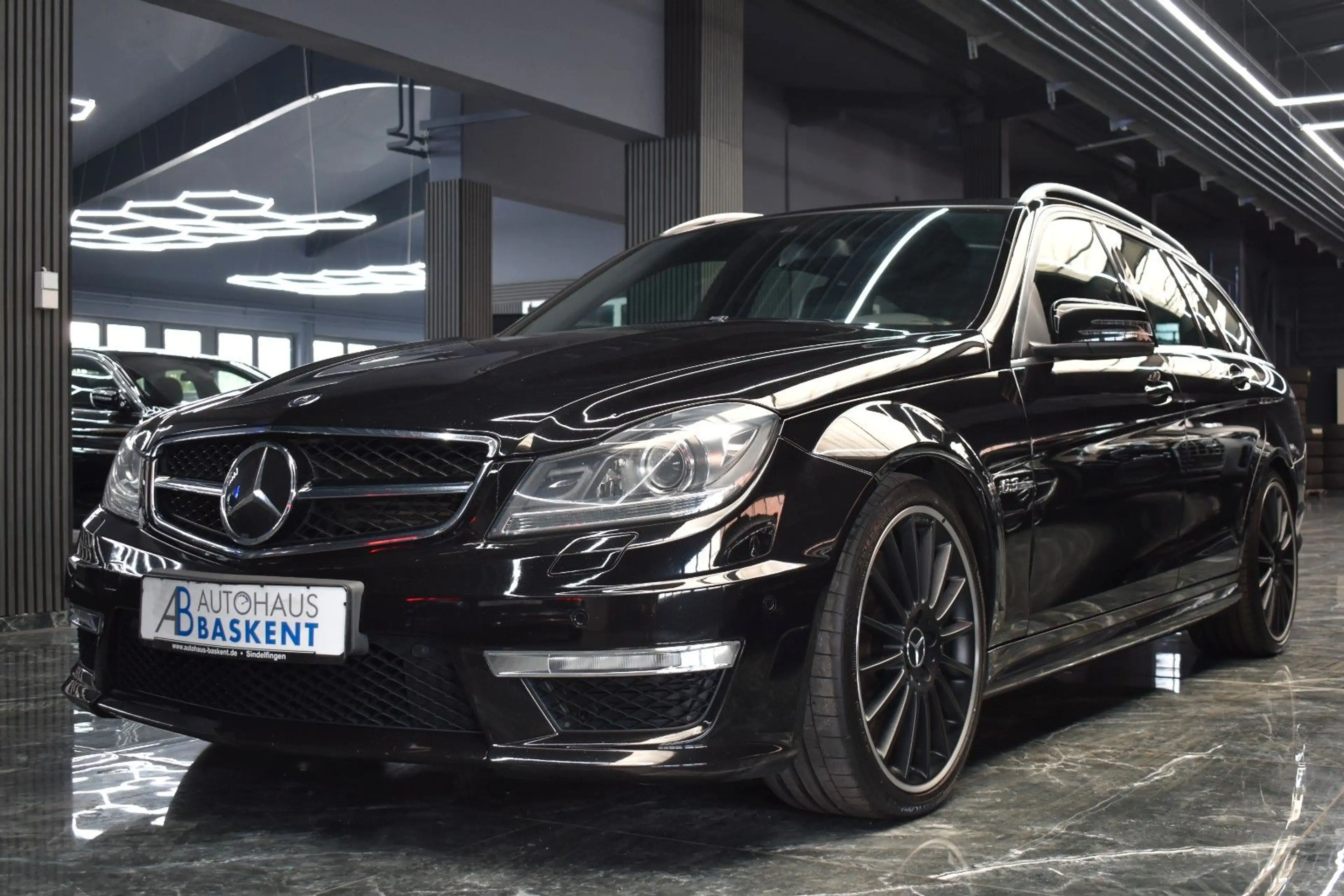 Mercedes-Benz C 63 AMG T*H&K*LEDER*KAMERA*SCHIEBEDACH*SHZ* — photo 12