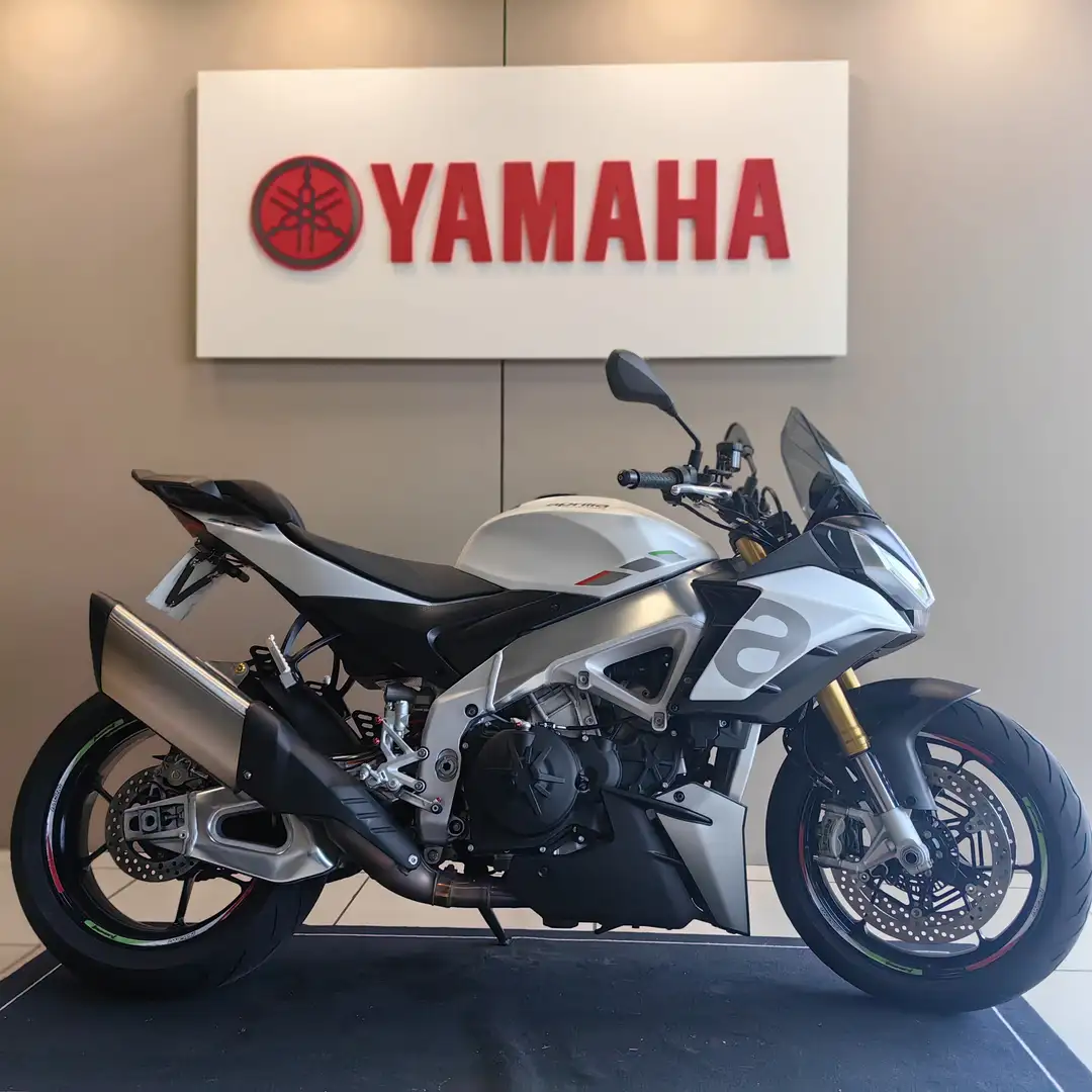 Aprilia Tuono Bianco - 1