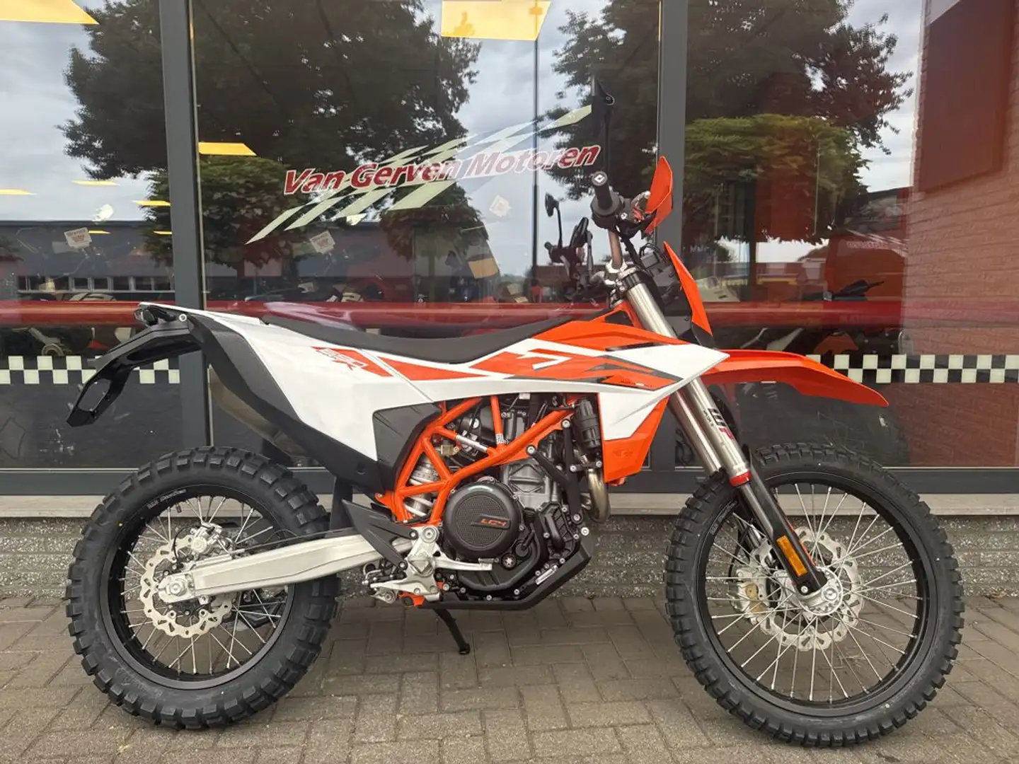 KTM 690 Enduro R - 1