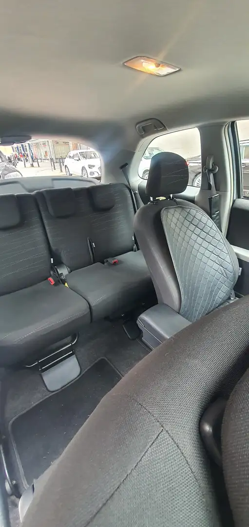 Toyota Yaris Sol Grau - 2