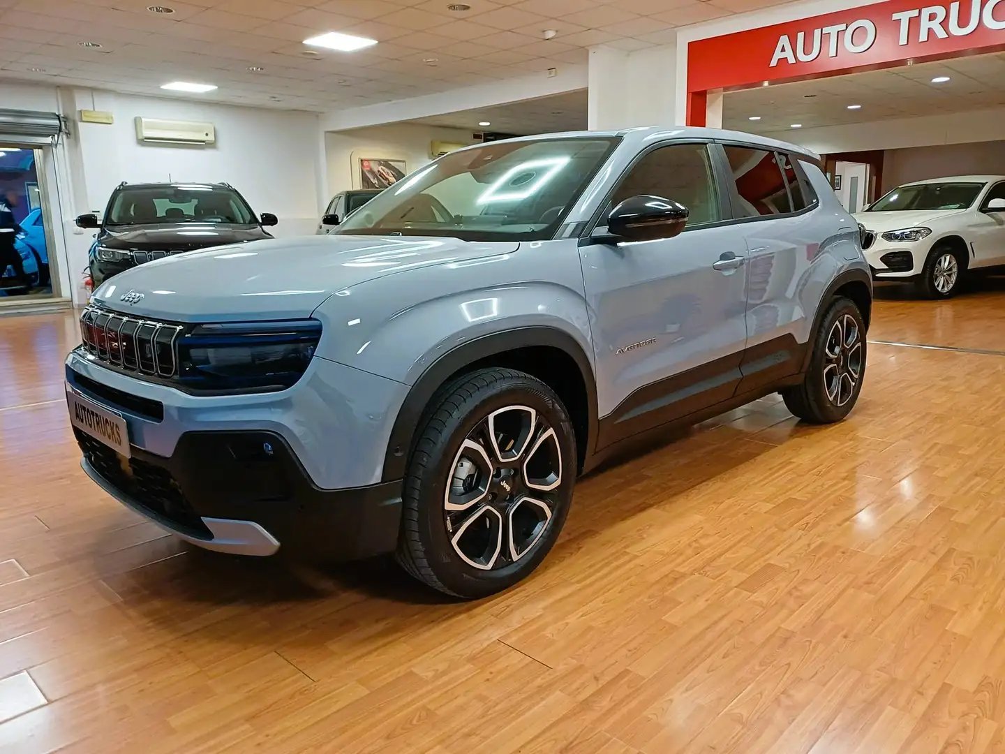 Jeep Avenger Avenger 1.2 turbo e-hybrid mhev Summit  110CV Grau - 1