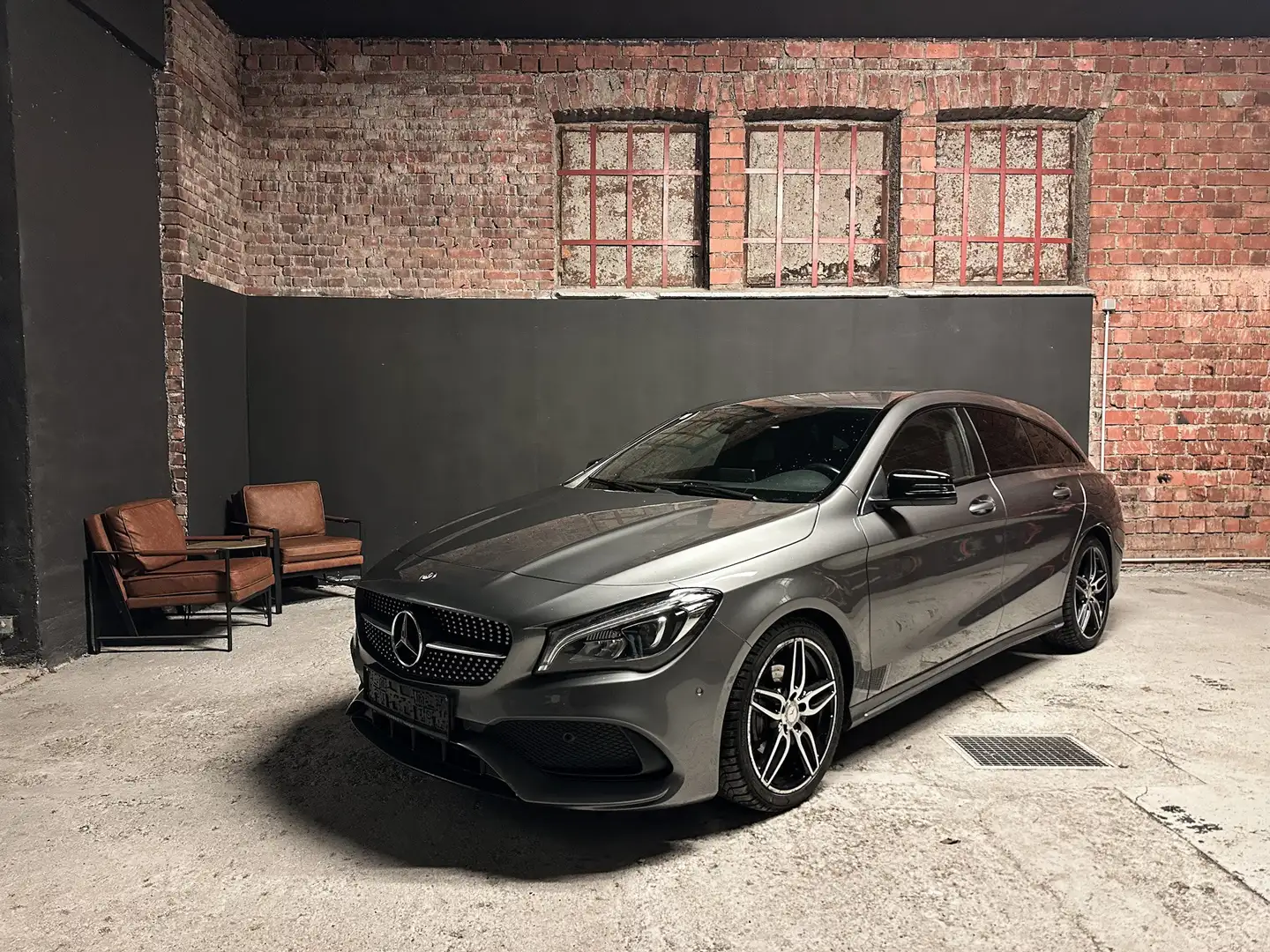Mercedes-Benz CLA 200 d 4-MATIC SHOOTING BRAKE /AMG/ ALCANTARA/ CARPLAY Grau - 1