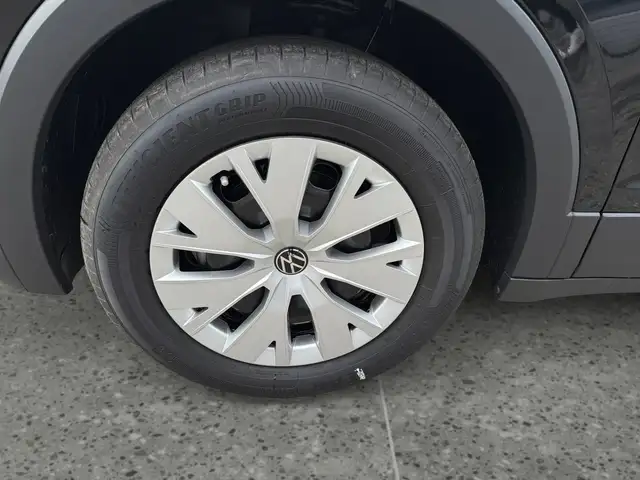 Volkswagen T-Cross view 9