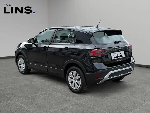 Volkswagen T-Cross view 3