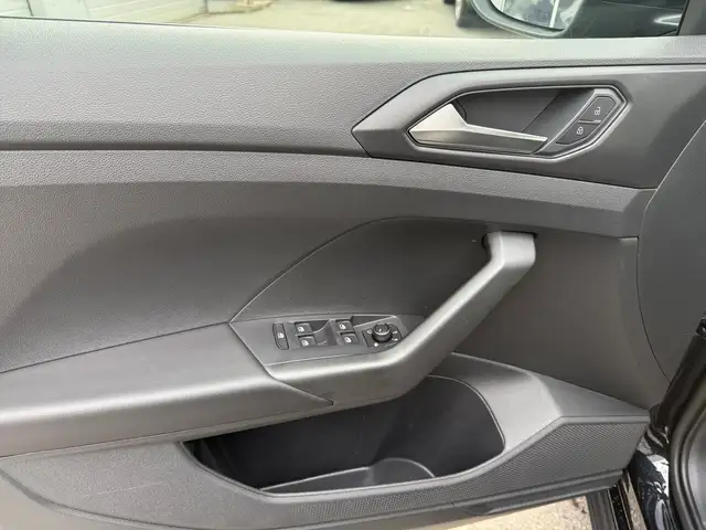 Volkswagen T-Cross view 15