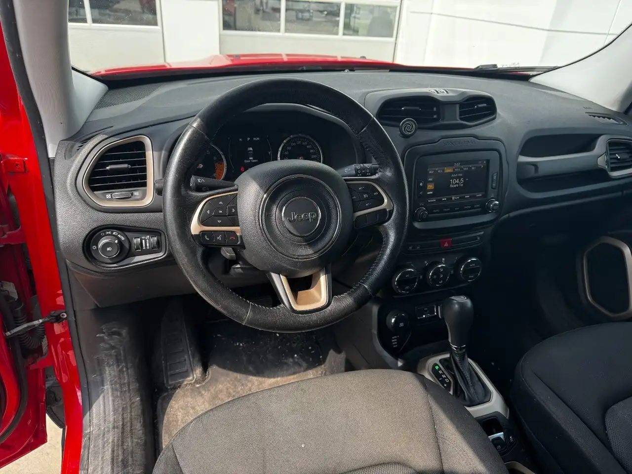 Jeep Renegade снимка Jeep Renegade