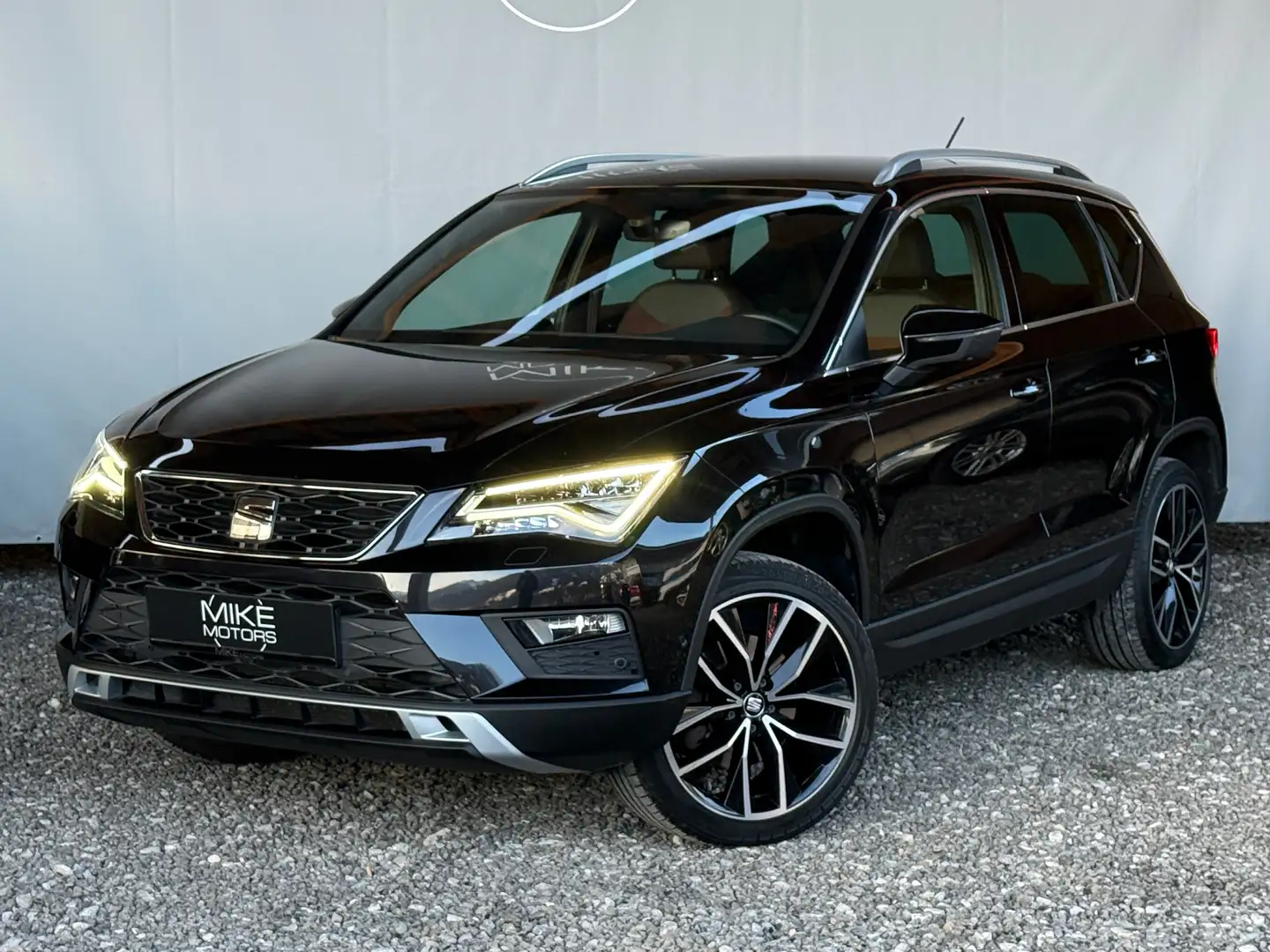 SEAT Ateca Xcellence 1,4 TSI ACT 4WD Schwarz - 2