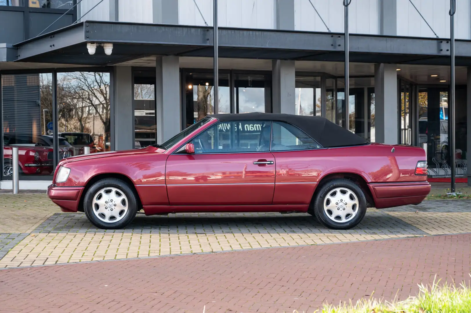 Mercedes-Benz E 220 Cabriolet ( W124 ) Rood - 2