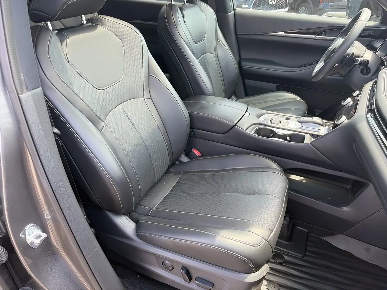 Infiniti QX60 снимка Infiniti QX60