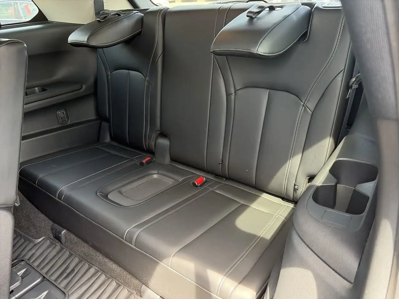 Infiniti QX60 снимка Infiniti QX60