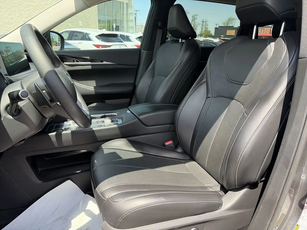 Infiniti QX60 снимка Infiniti QX60
