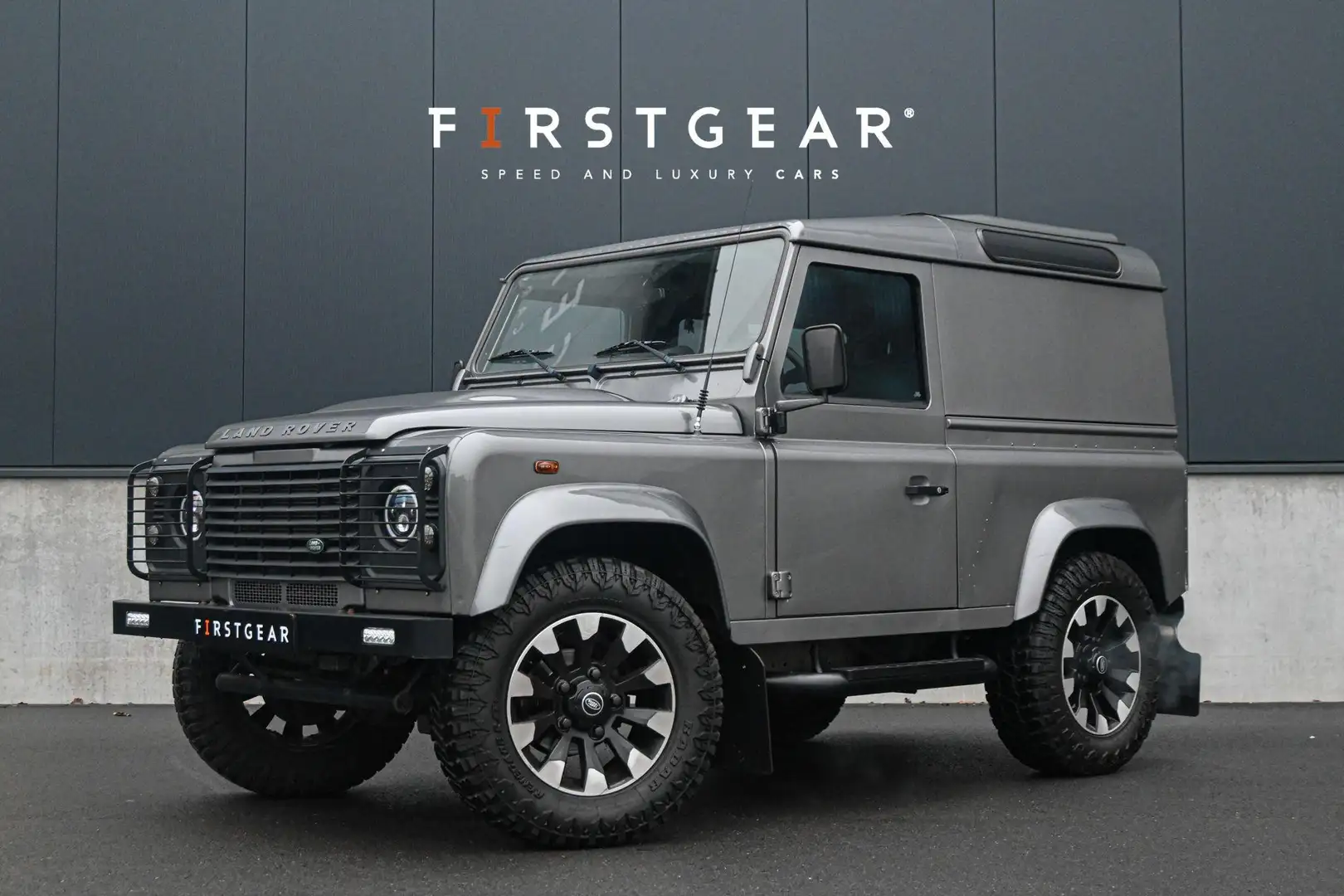 Land Rover Defender 2.4 TD HT 90" SE *Recaro Stoelen / Grijs Kenteken - 1