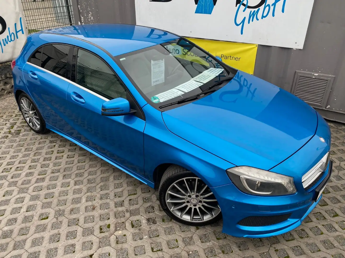 Mercedes-Benz A 180 AMG-Line /Leder/STHZ/Bi-Xenon/Navi*PTS Bleu - 2