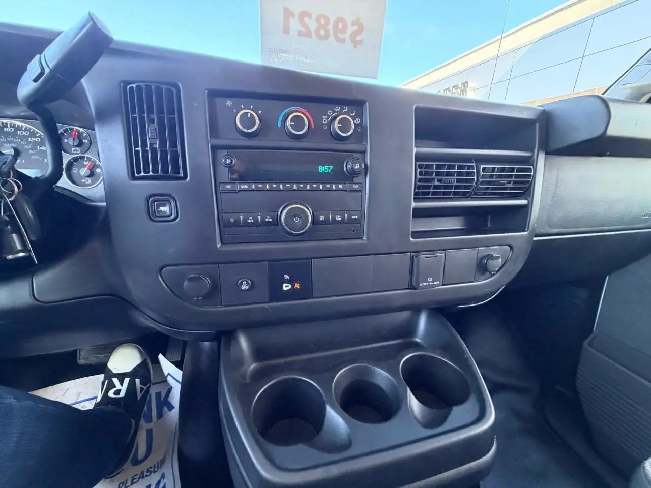 GMC Savana снимка GMC Savana
