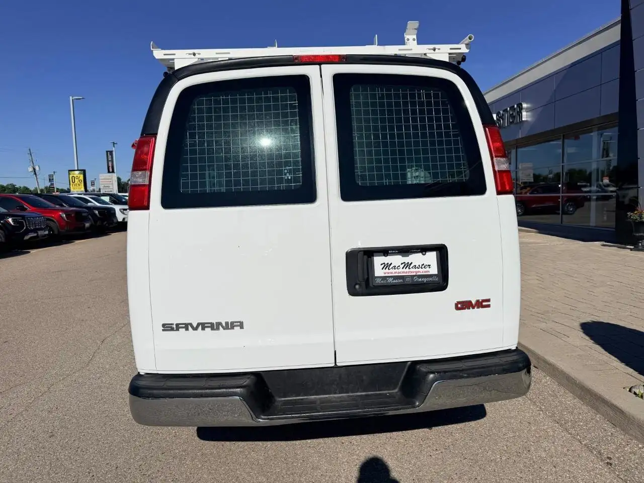 GMC Savana снимка GMC Savana