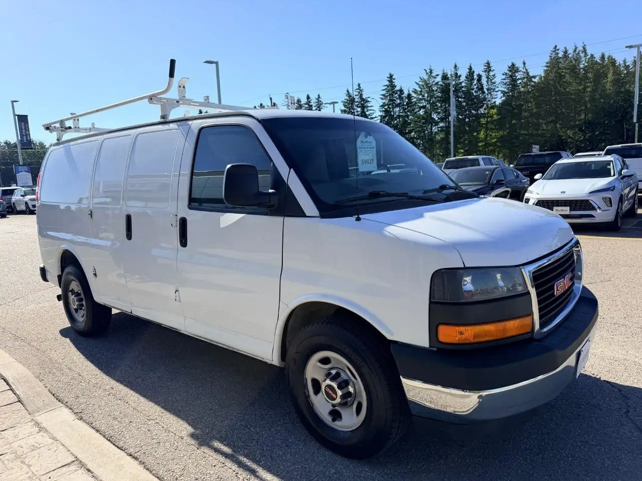GMC Savana снимка GMC Savana