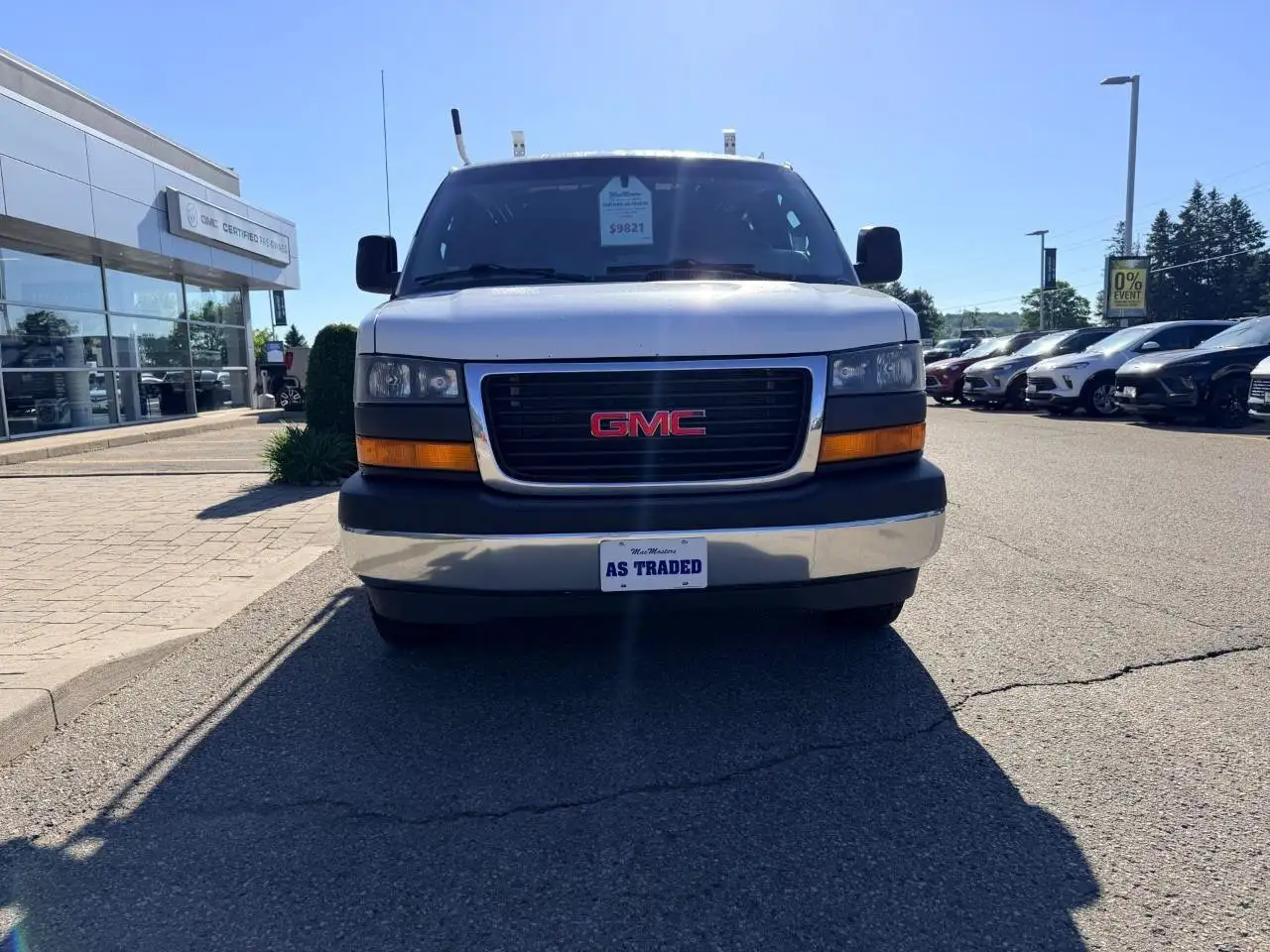 GMC Savana снимка GMC Savana