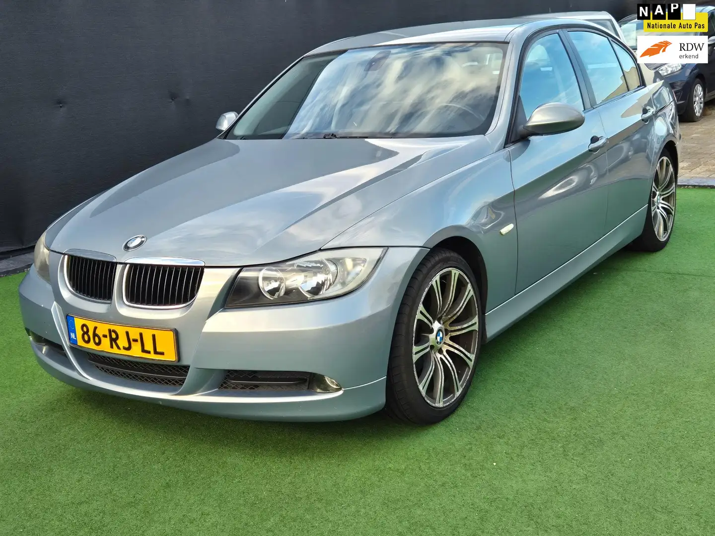 BMW 320 3-serie 320i Dynamic Executive AUTOMAAT! Grijs - 1