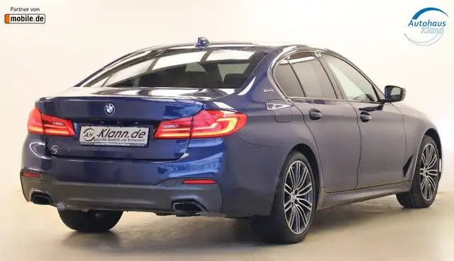 BMW 5 Series view 8