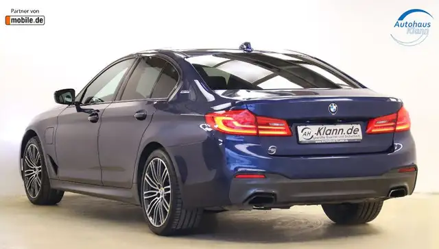 BMW 5 Series view 6