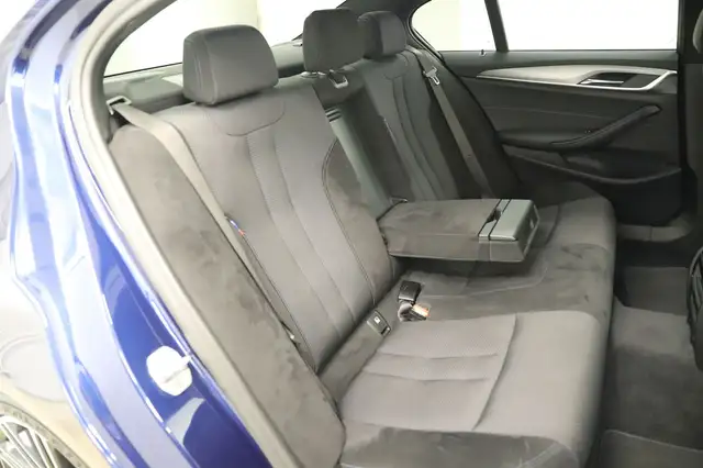 BMW 5 Series view 12