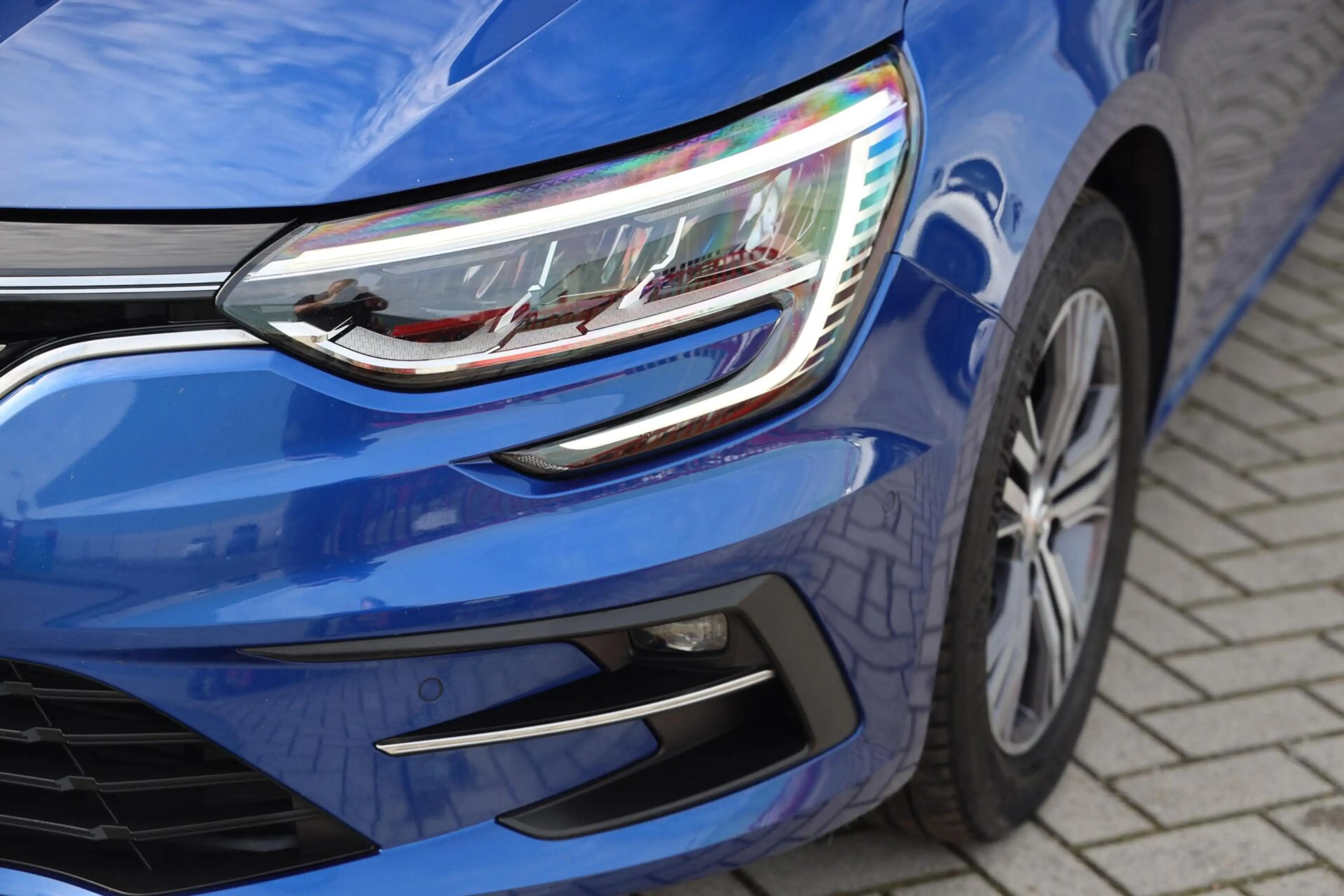 Renault Megane E-Tech Estate 1.6 Plug-In Hybrid 160 Intens|Camera|HUD|Ke — photo 15