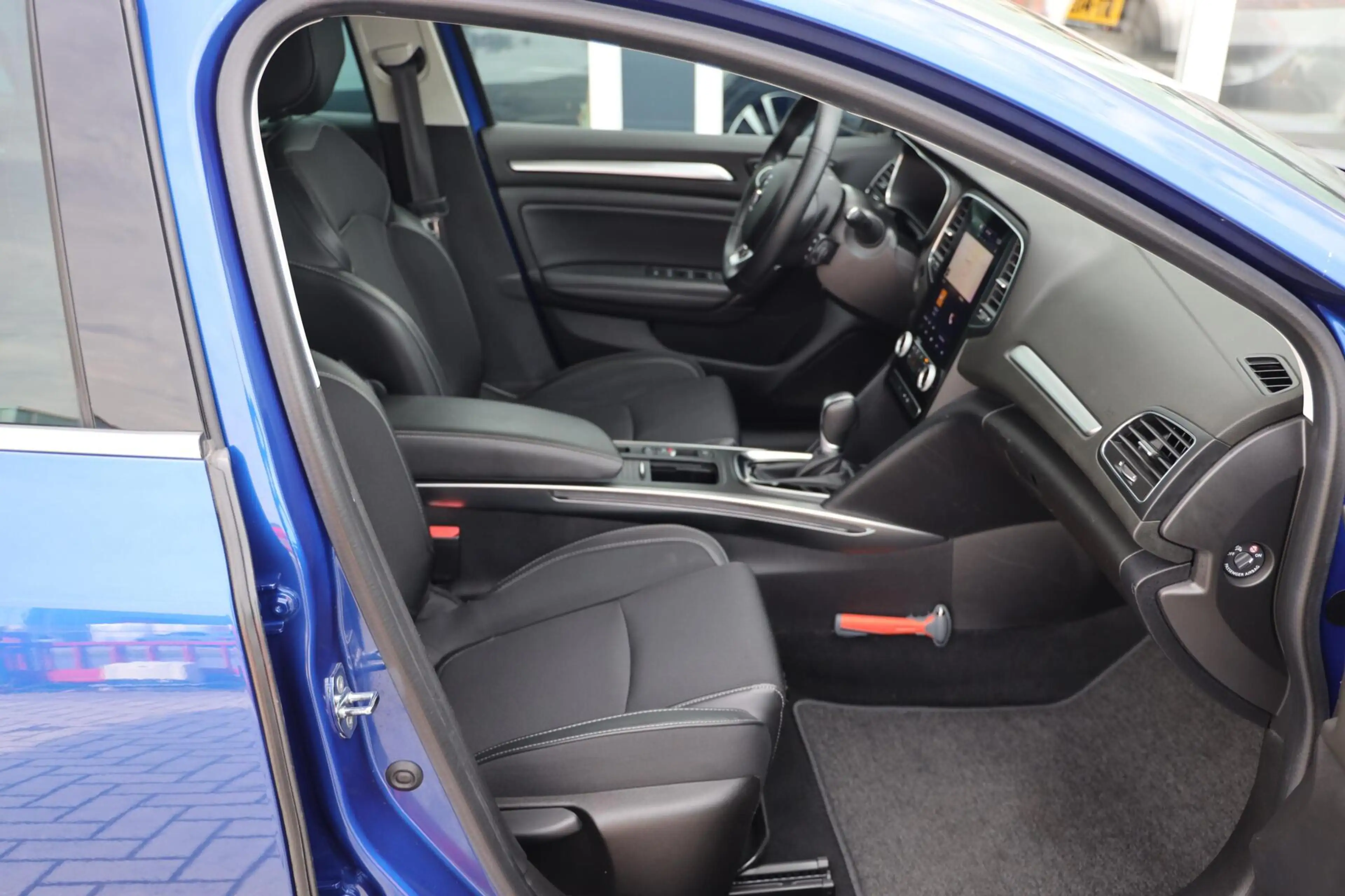 Renault Megane E-Tech Estate 1.6 Plug-In Hybrid 160 Intens|Camera|HUD|Ke — photo 12