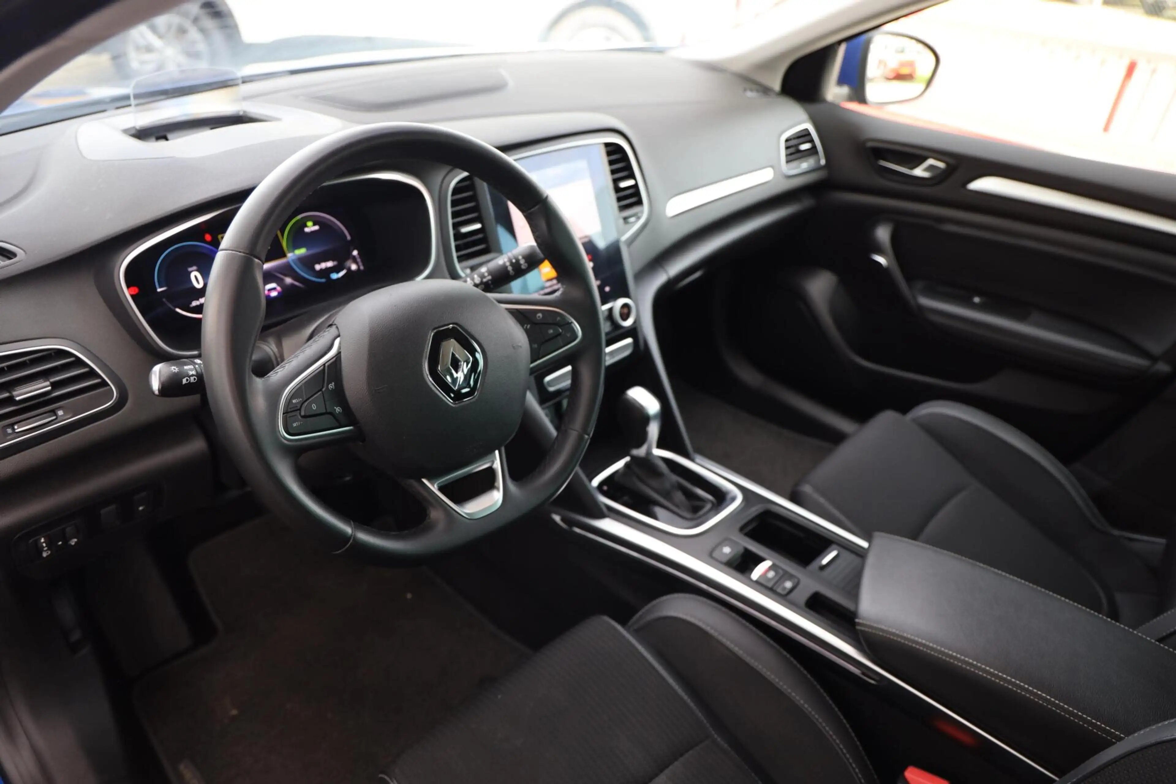 Renault Megane E-Tech Estate 1.6 Plug-In Hybrid 160 Intens|Camera|HUD|Ke — photo 7