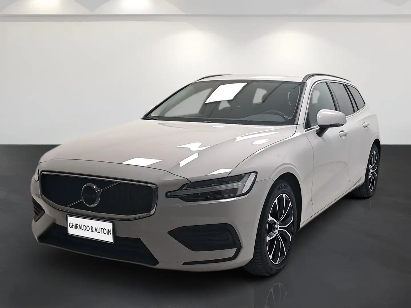 Volvo V60 II 2.0 b4 Momentum Business Pro auto Blanc - 2
