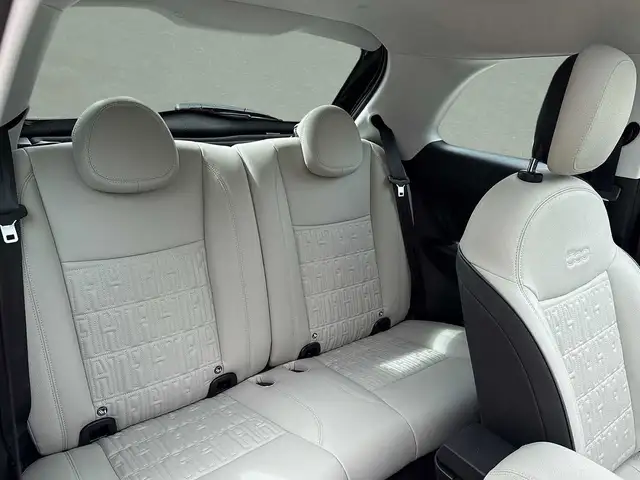 Fiat 500e view 8