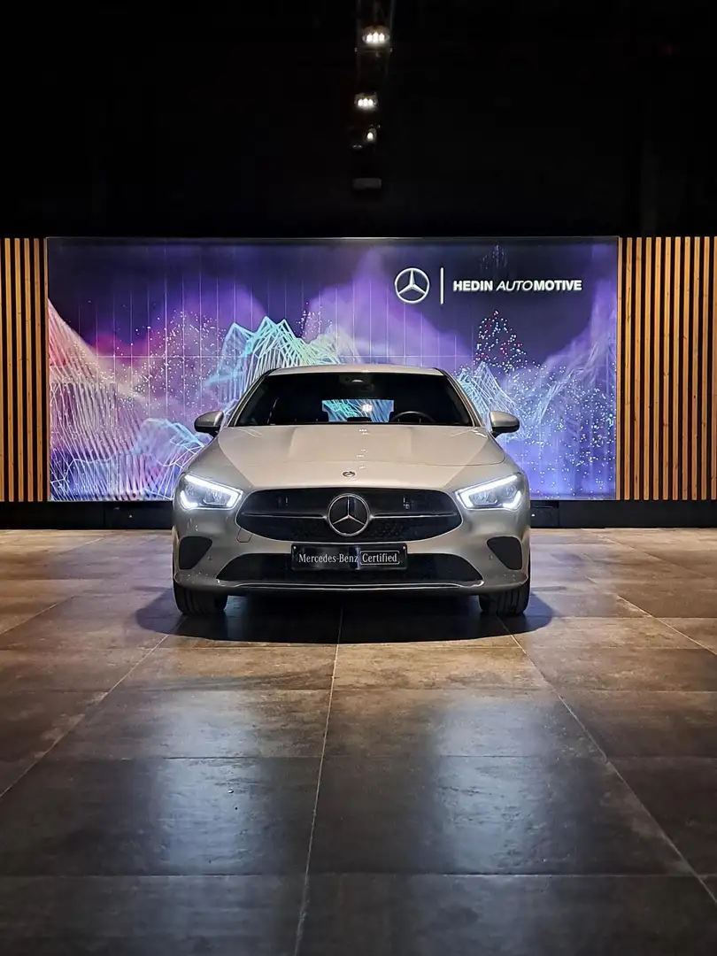 Mercedes-Benz CLA 250 e Shooting Brake Luxury Line | Trekhaak | Verwarmd Zilver - 2