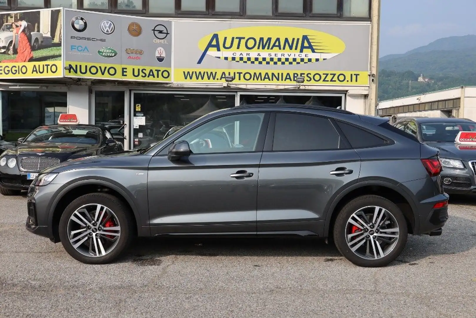 Audi Q5 40 TDI 204 CV quattro S tronic Identity Black Grigio - 2