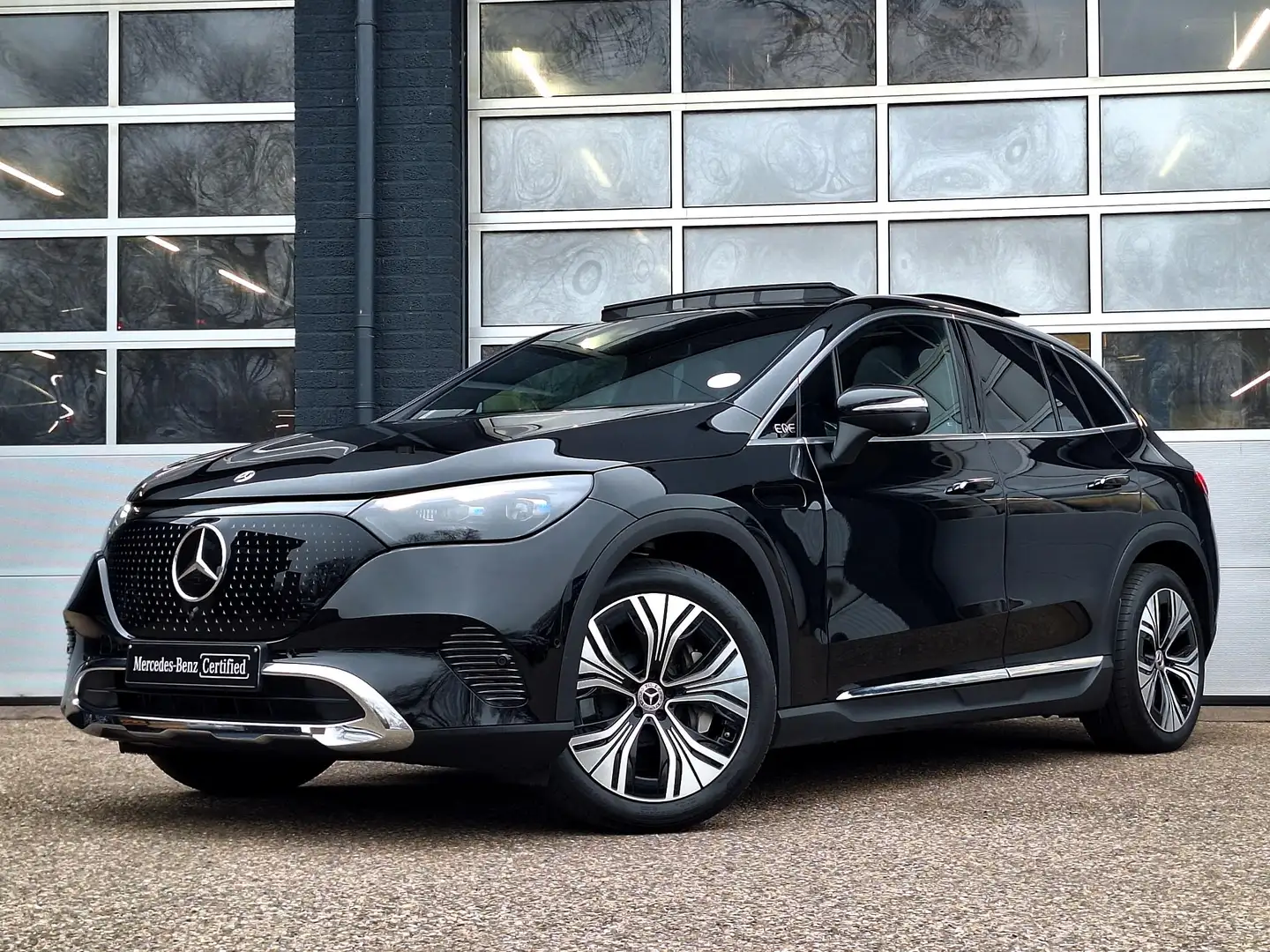 Mercedes-Benz EQE SUV 300 | Panoramadak | Burmester | Rijassistentiepakk Schwarz - 2