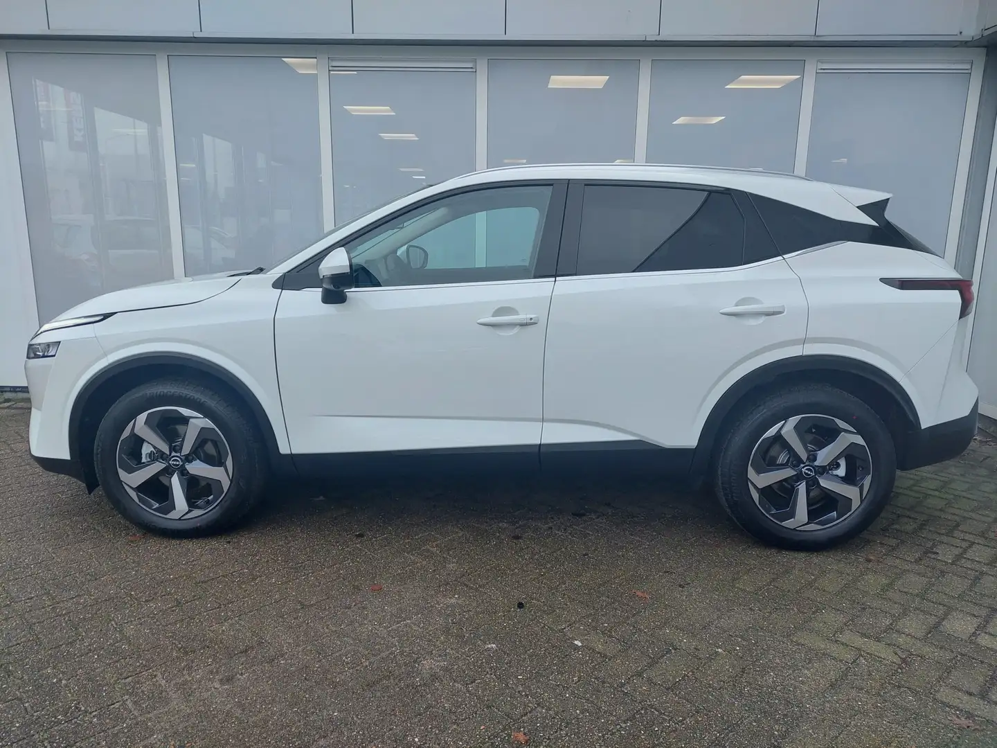 Nissan Qashqai 1.3 MHEV Xtronic N-Connecta Design Pack | automaat Wit - 2