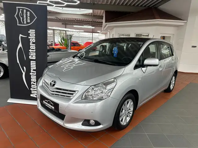 Toyota Verso Edition * 7-Sitze / PANORAMA/ 1.Hand *