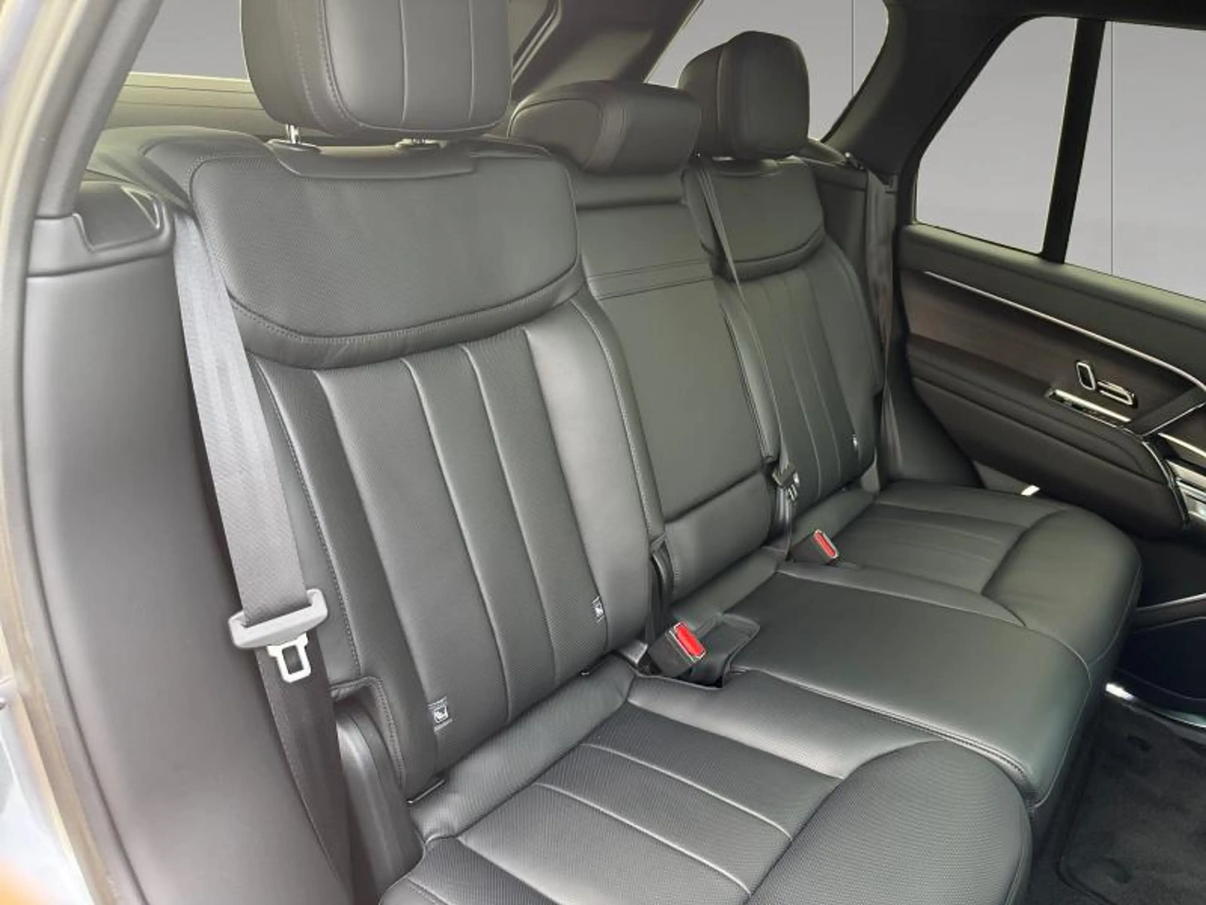 Land Rover Range Rover SWB P460e HSE EDITION Warranty until 12/2030 — photo 5