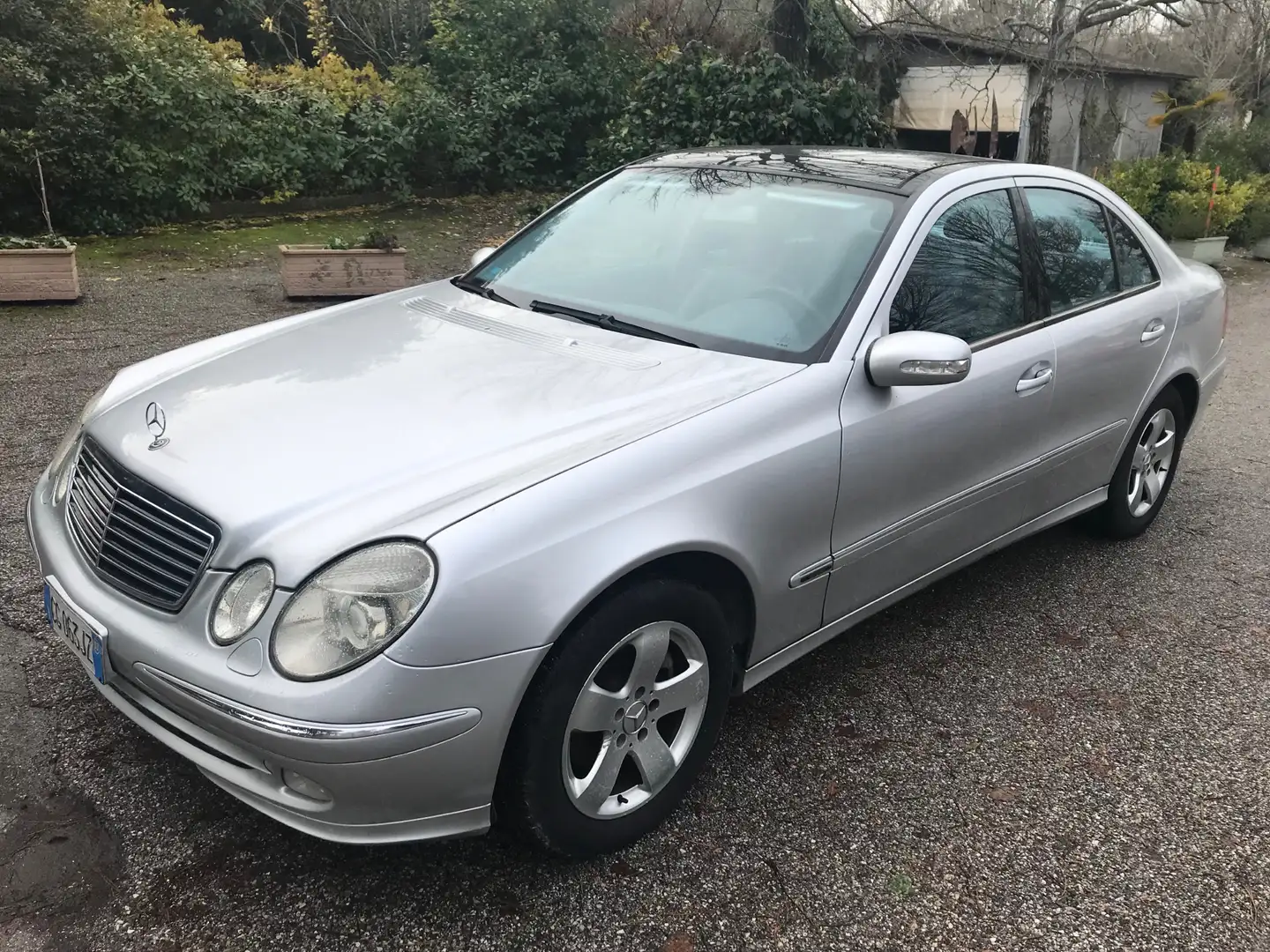 Mercedes-Benz E 270 E 270 td cdi Avantgarde Zilver - 1