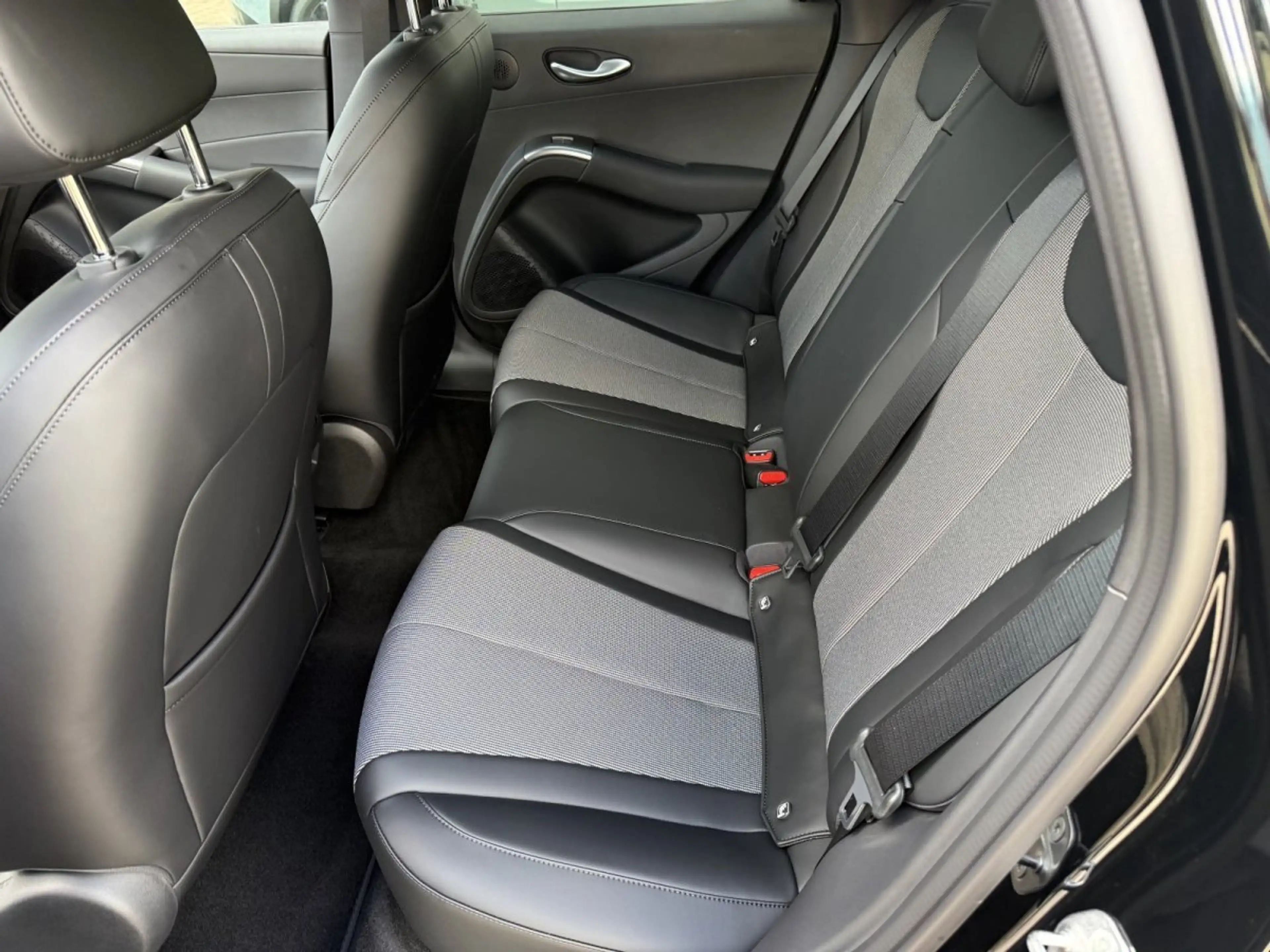 BYD Dolphin G DM-i Comfort*18,3 kWh *Glasdach*Head-Up*360Grad — photo 10