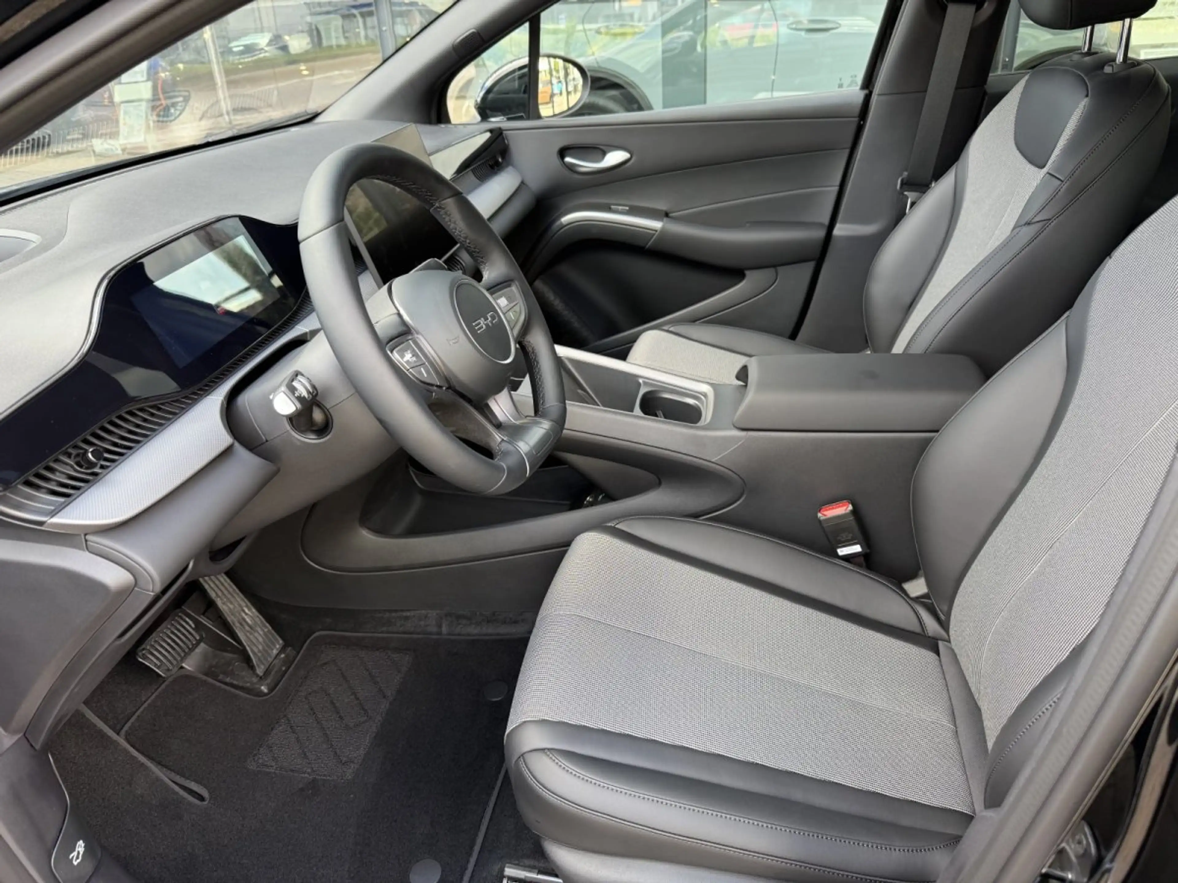 BYD Dolphin G DM-i Comfort*18,3 kWh *Glasdach*Head-Up*360Grad — photo 8