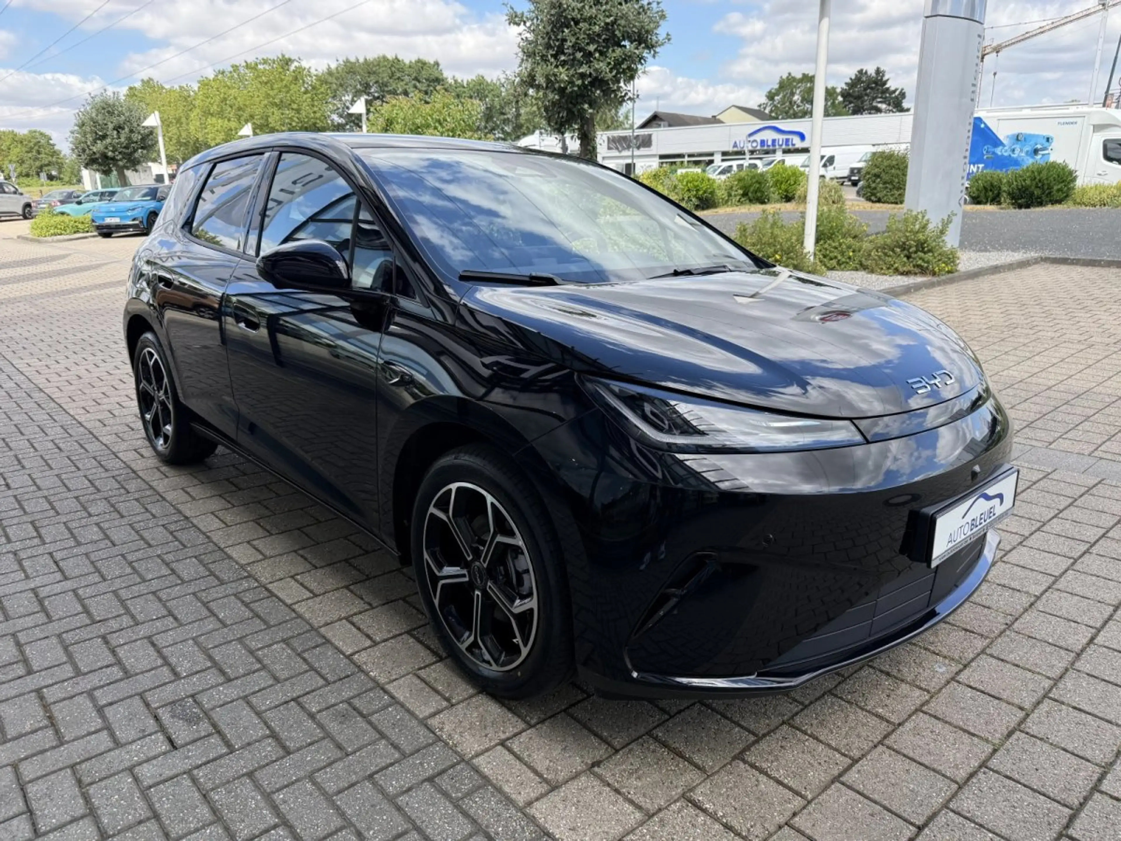 BYD Dolphin G DM-i Comfort*18,3 kWh *Glasdach*Head-Up*360Grad — photo 6